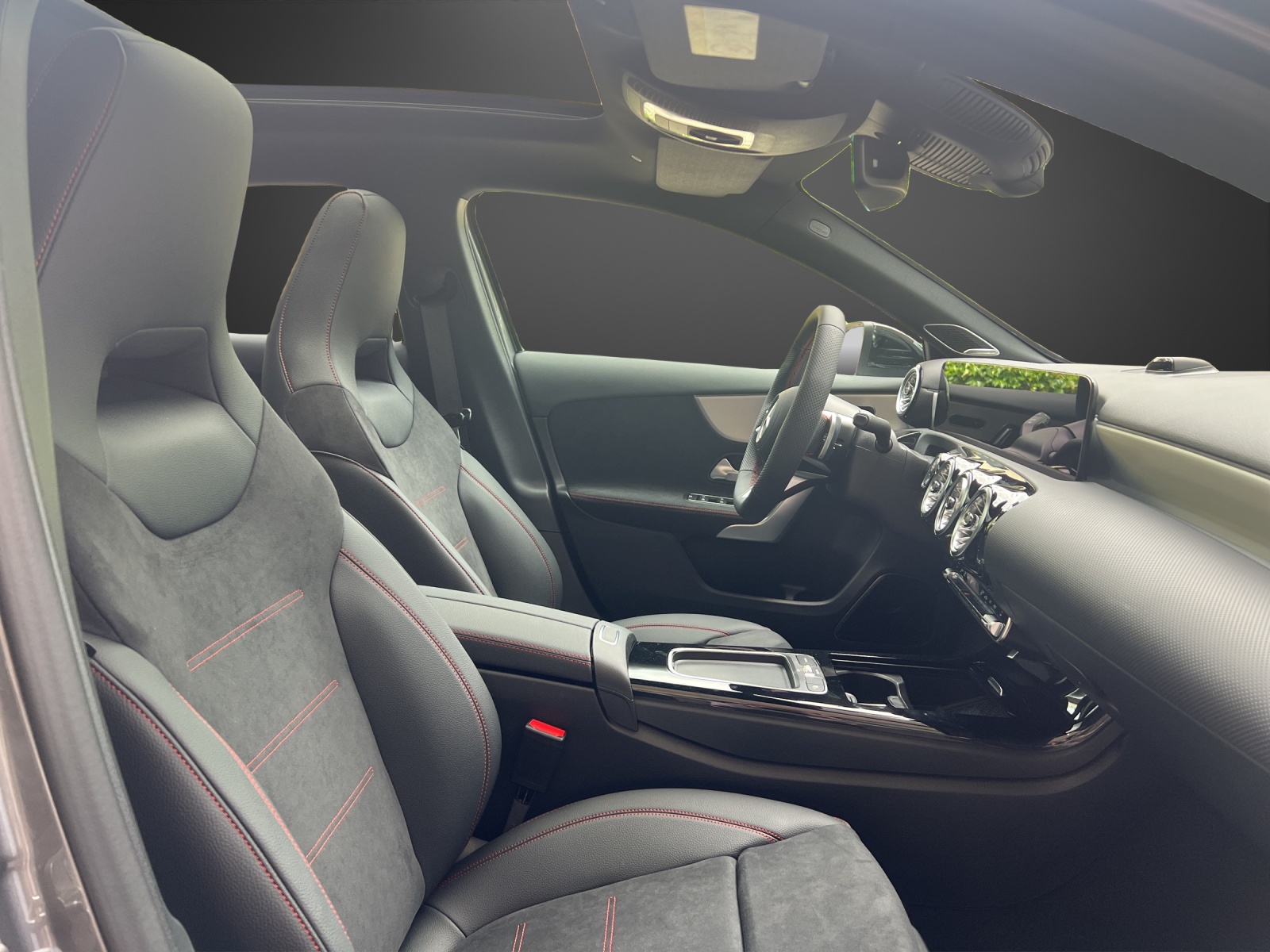 MERCEDES-BENZ A 250 4Matic 8G-DCT-image-12