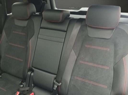 MERCEDES-BENZ GLB 200 AMG Line 4M-image-9