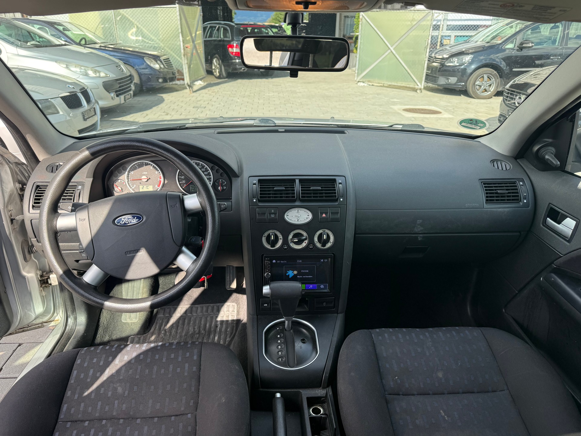 FORD Mondeo 2.0i 16V Trend-image-9