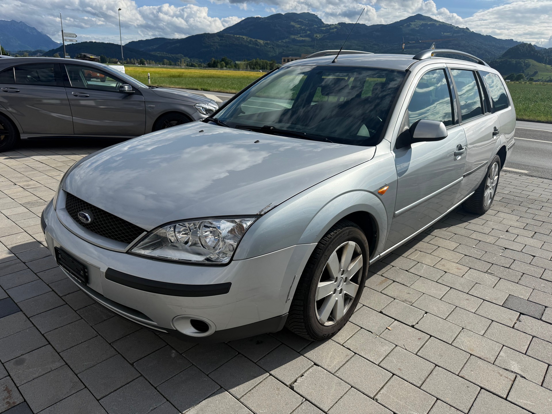 FORD Mondeo 2.0i 16V Trend