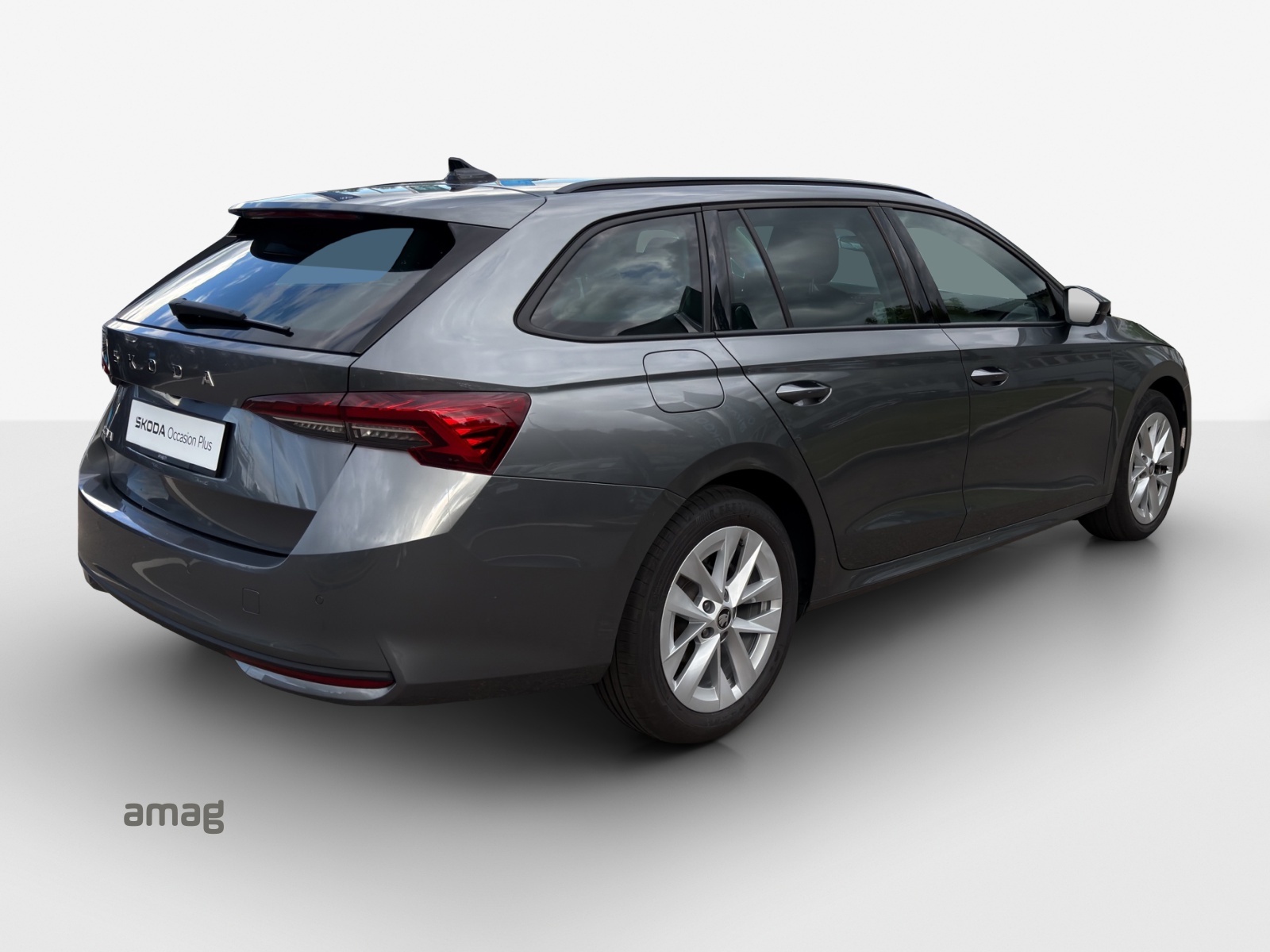 SKODA Octavia Combi 1.5 TSI mHEV DSG Dynamic-image-4