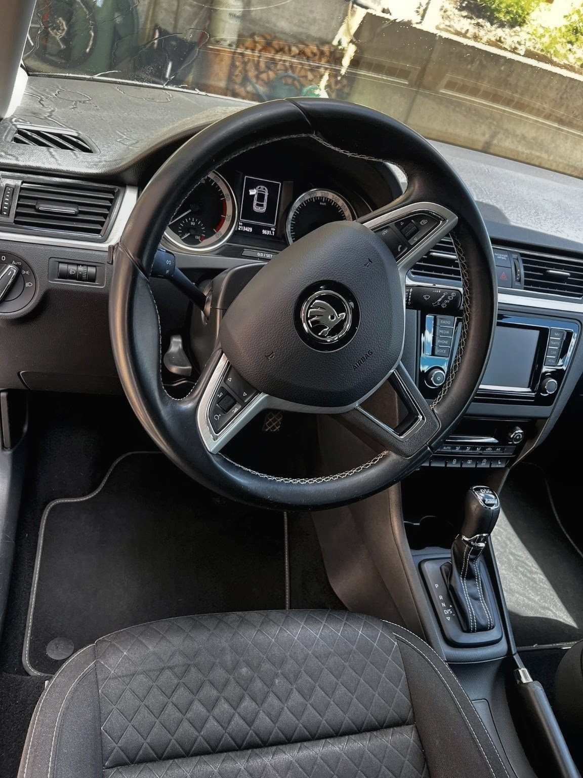 SKODA 1.4 TSI Swiss Edition DSG-image-3