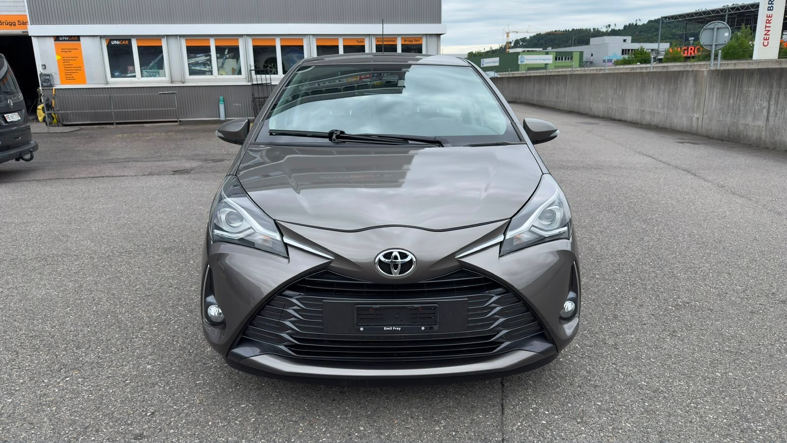 TOYOTA Yaris 1.5 Comfort CVT-image-1