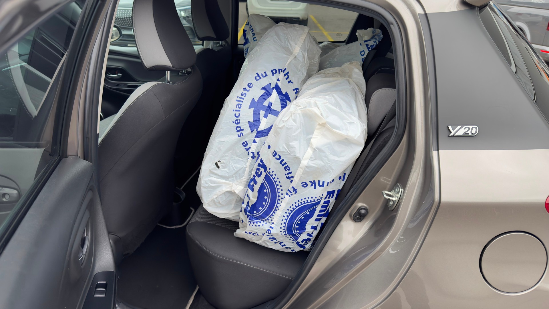 TOYOTA Yaris 1.5 Comfort CVT-image-10