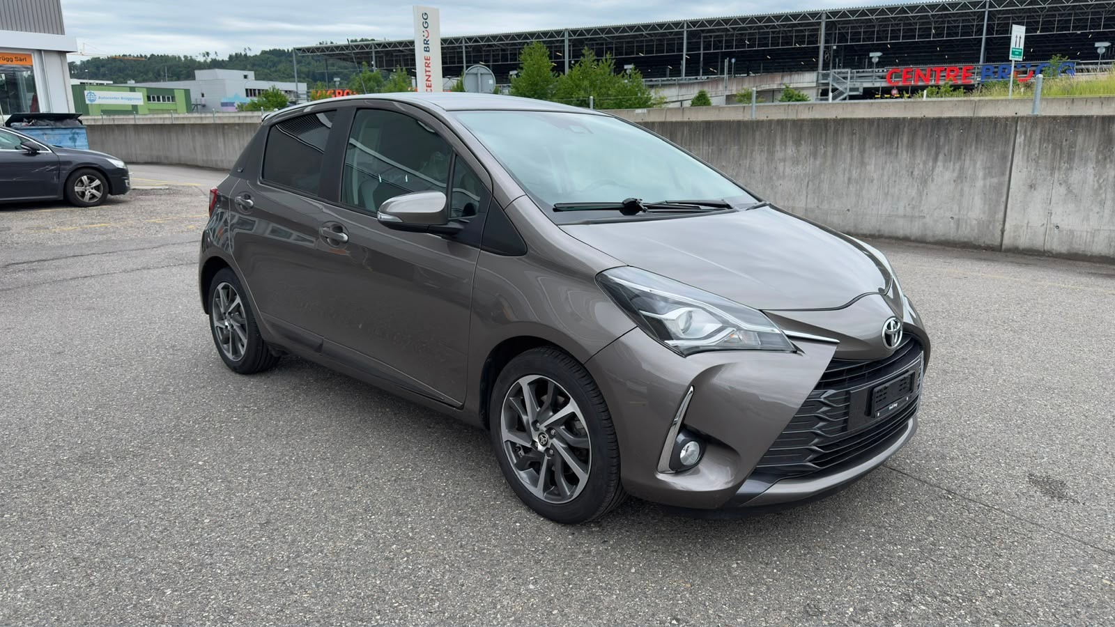 TOYOTA Yaris 1.5 Comfort CVT-image-2