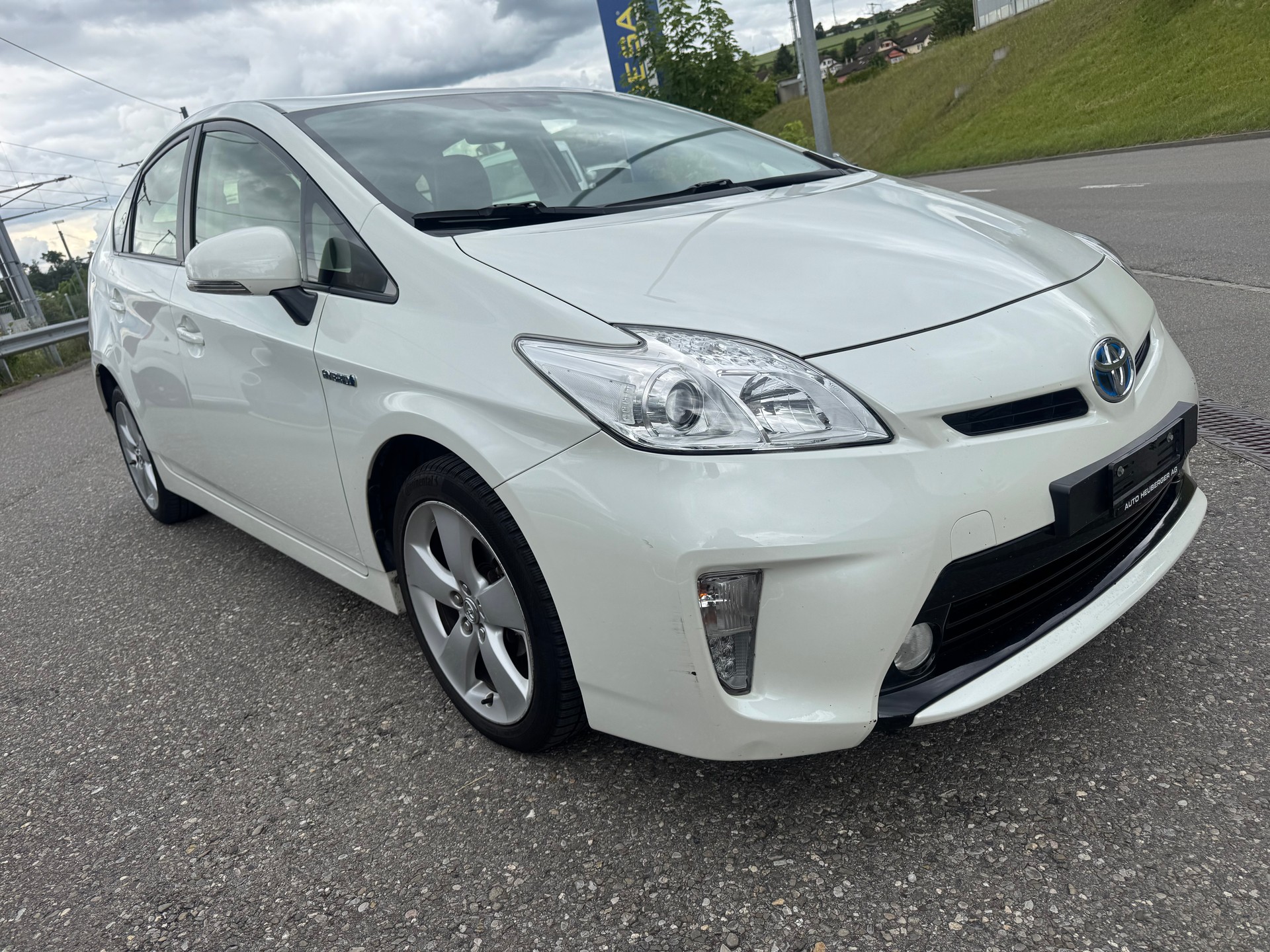 TOYOTA Prius 1.8 16V HSD Sol-image-2