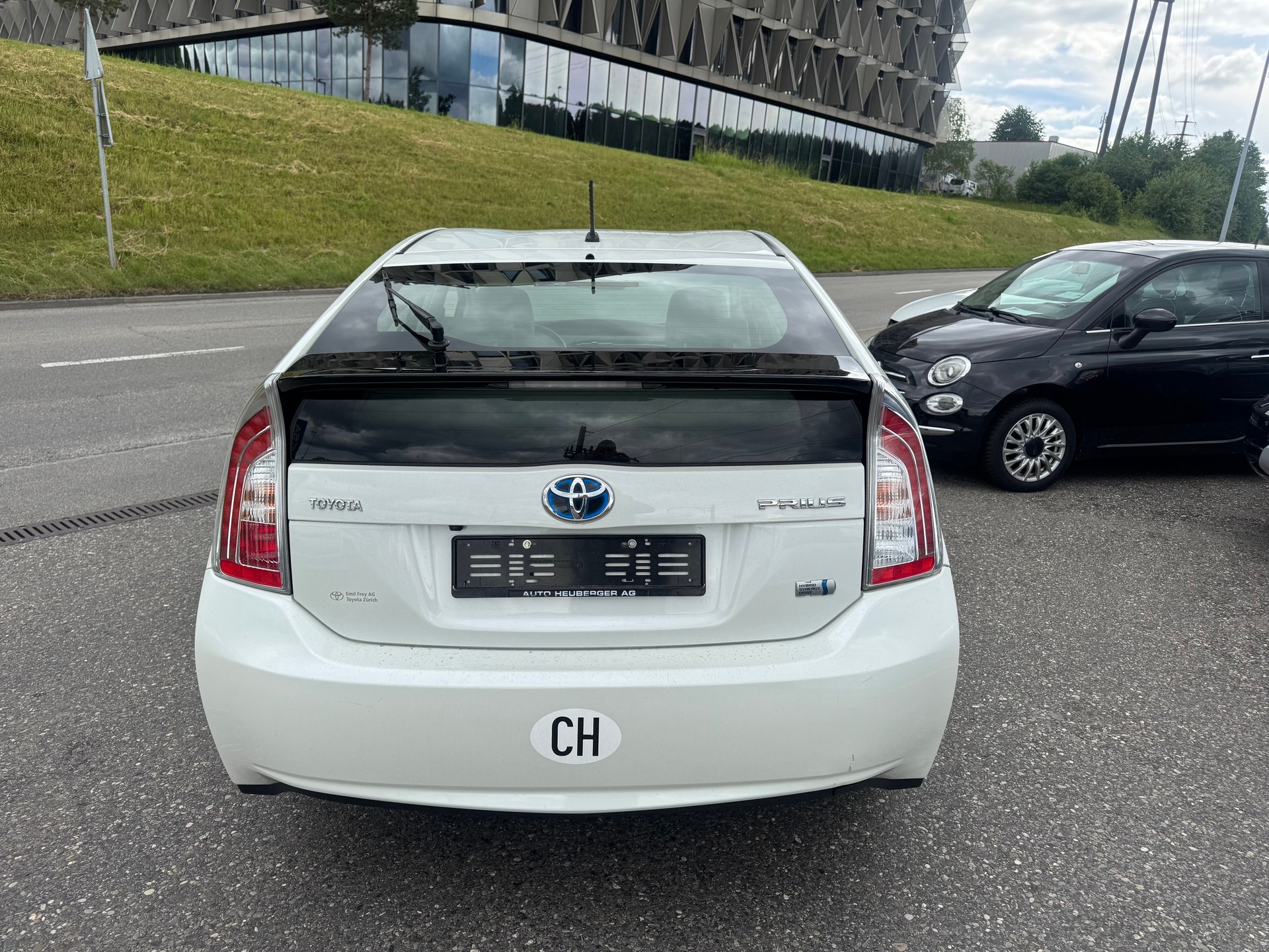 TOYOTA Prius 1.8 16V HSD Sol-image-4