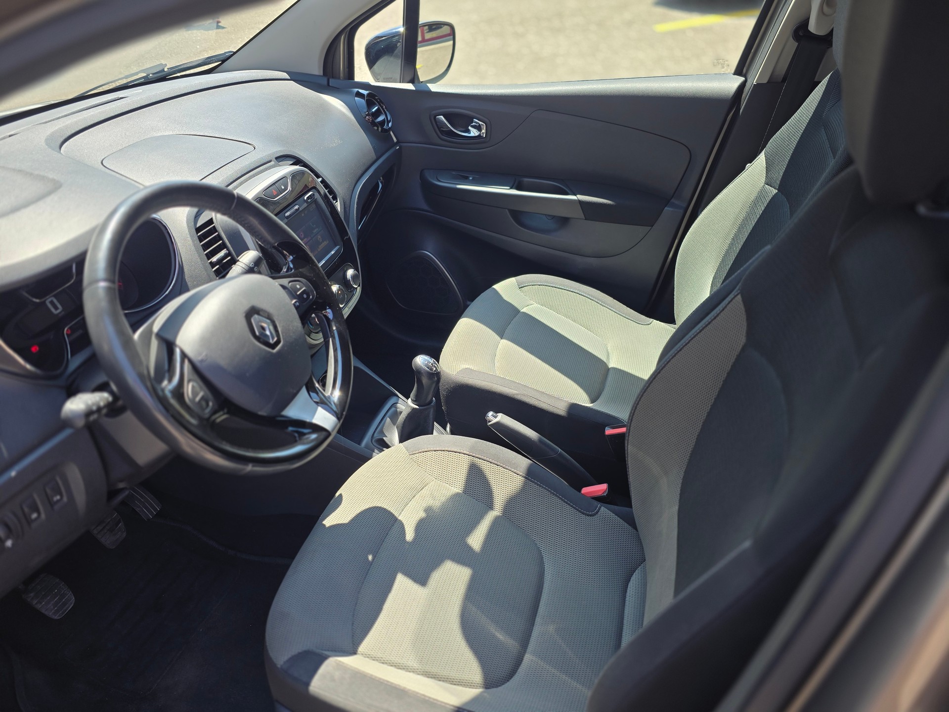RENAULT 0.9 TCe Privilege S/S-image-5