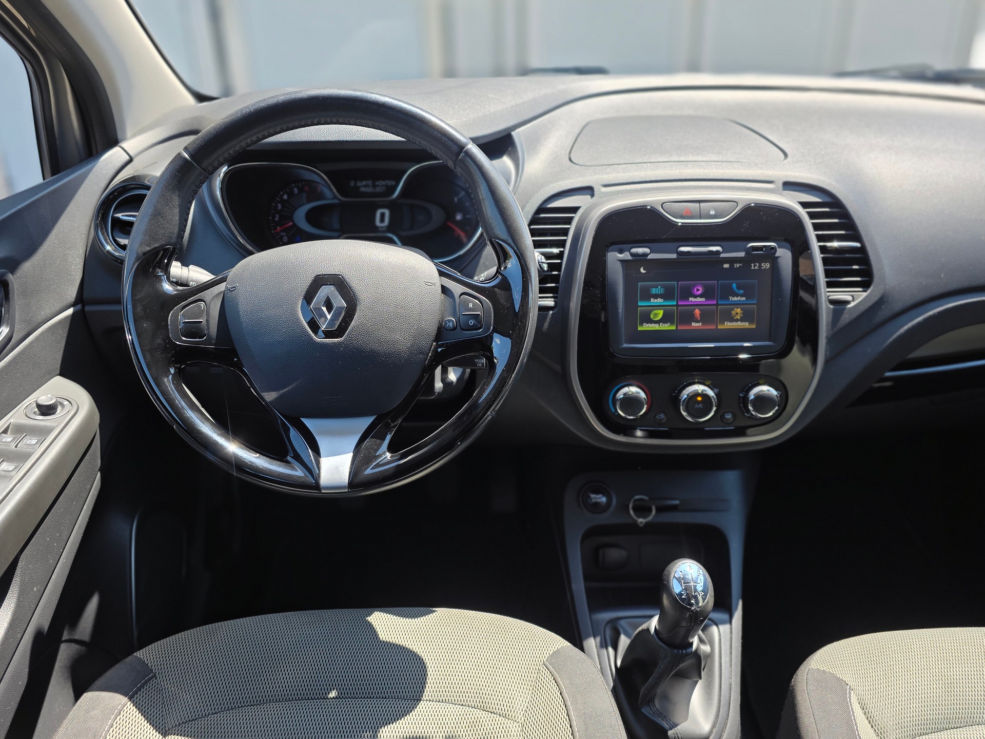 RENAULT 0.9 TCe Privilege S/S-image-4