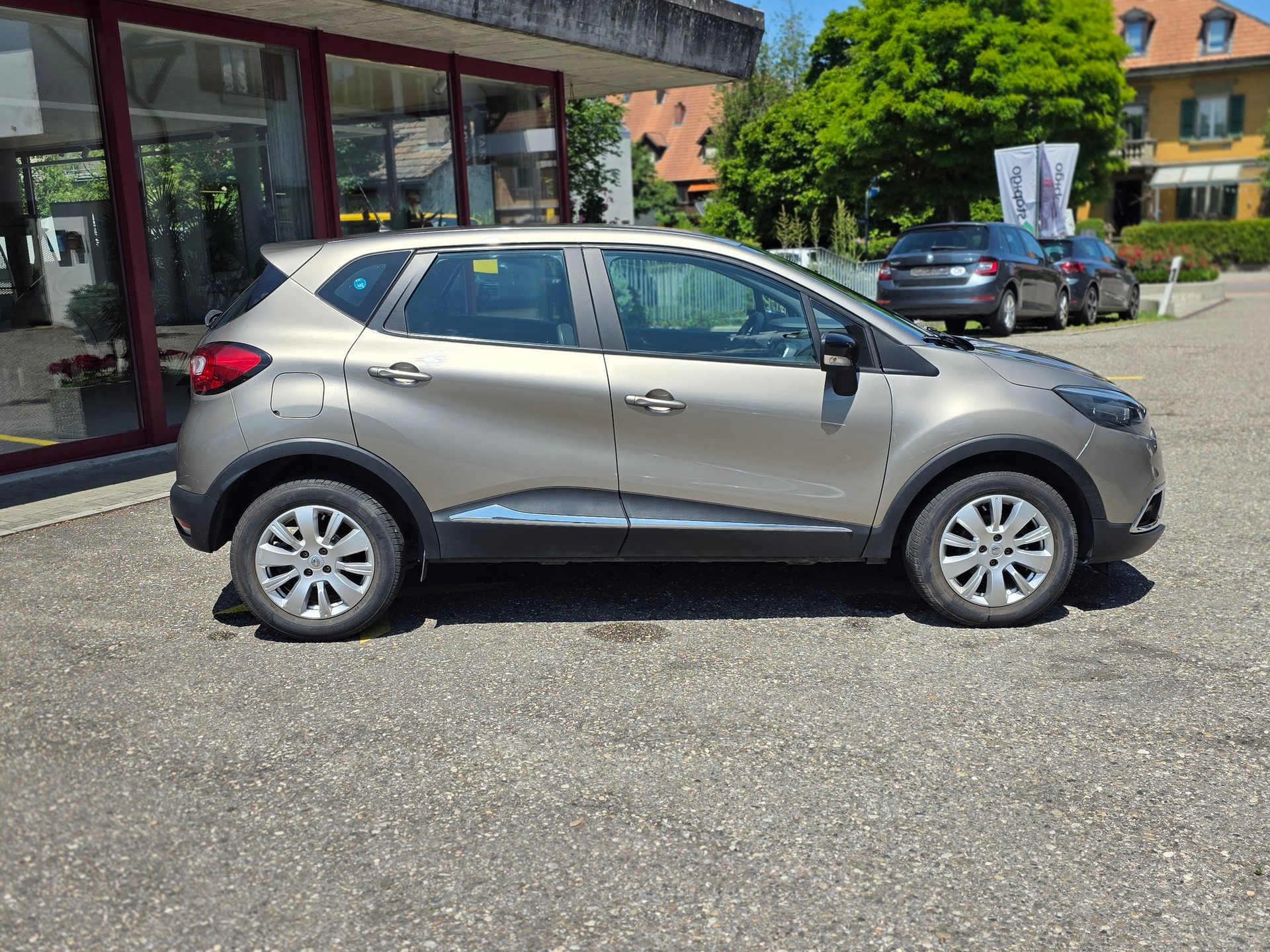 RENAULT 0.9 TCe Privilege S/S-image-3