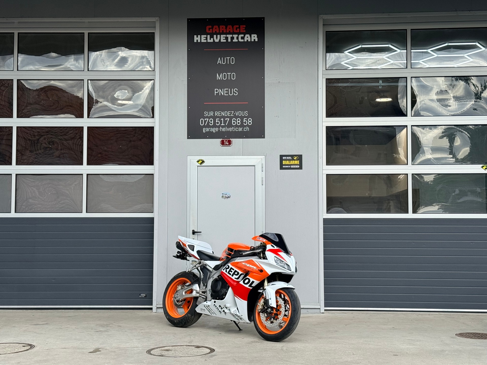 HONDA CBR 1000 RR Repsol-image-1