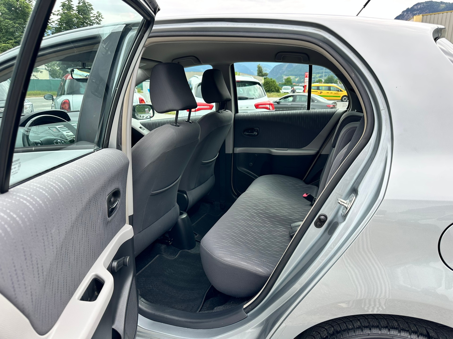 TOYOTA Yaris 1.33 Linea Sol-image-15