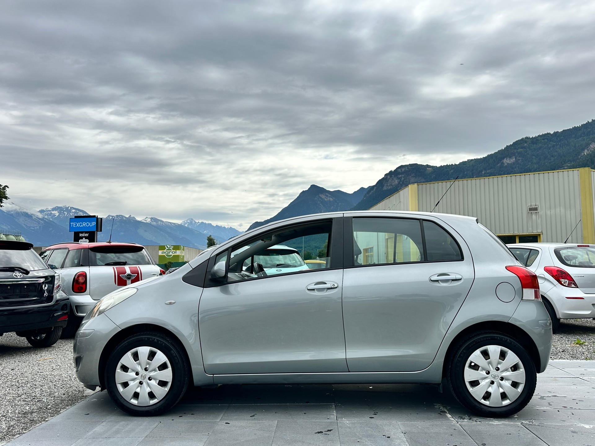 TOYOTA Yaris 1.33 Linea Sol-image-6