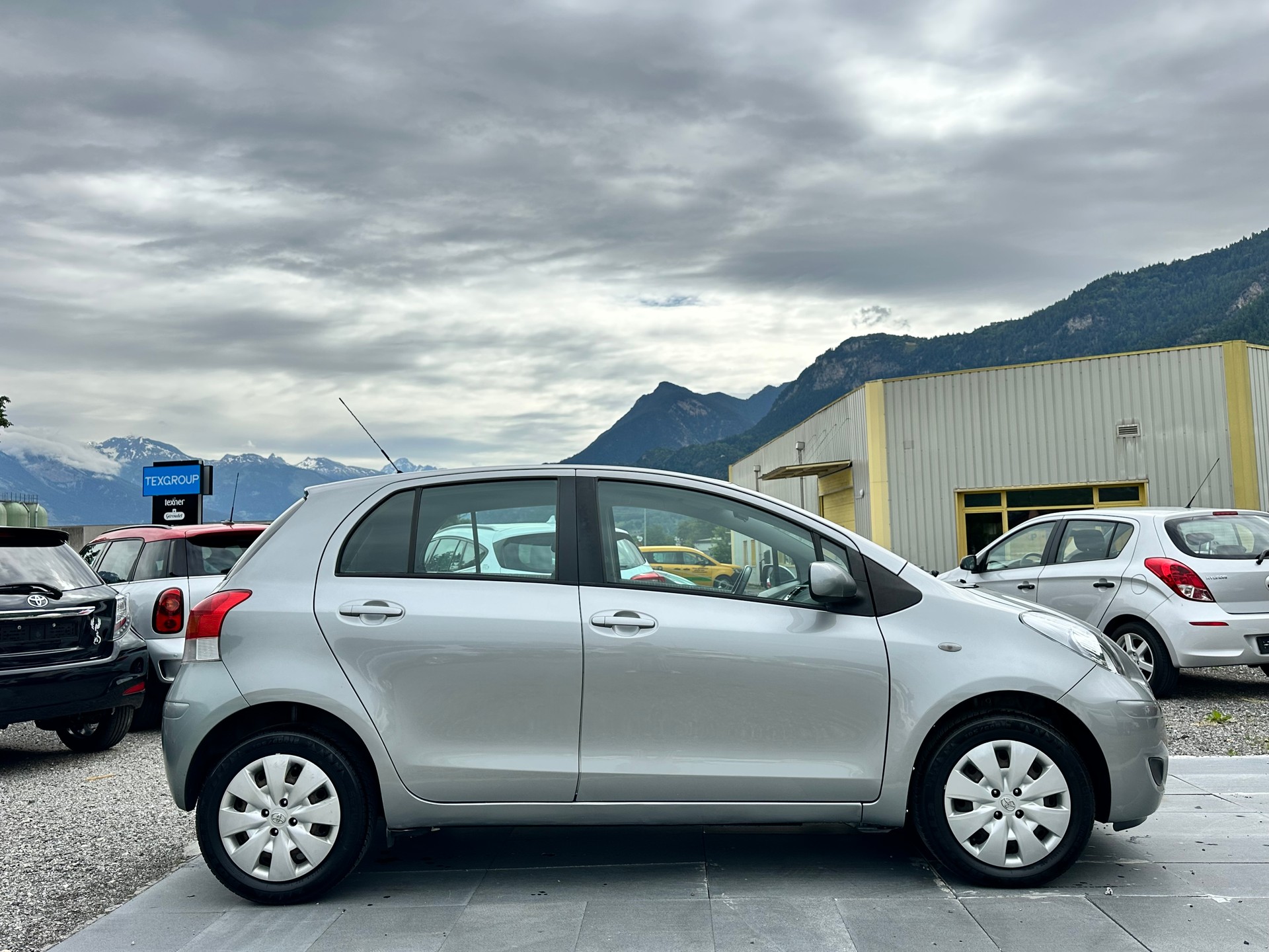TOYOTA Yaris 1.33 Linea Sol-image-5
