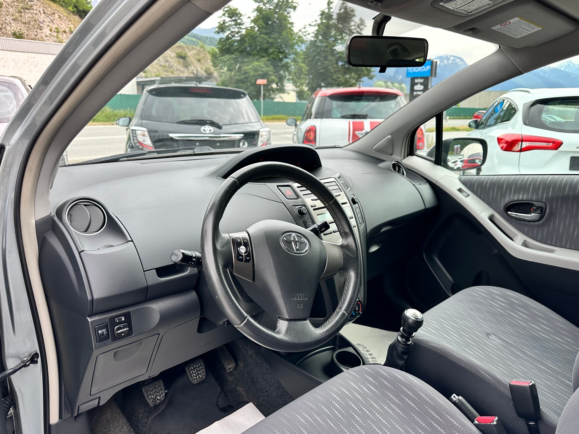 TOYOTA Yaris 1.33 Linea Sol-image-9