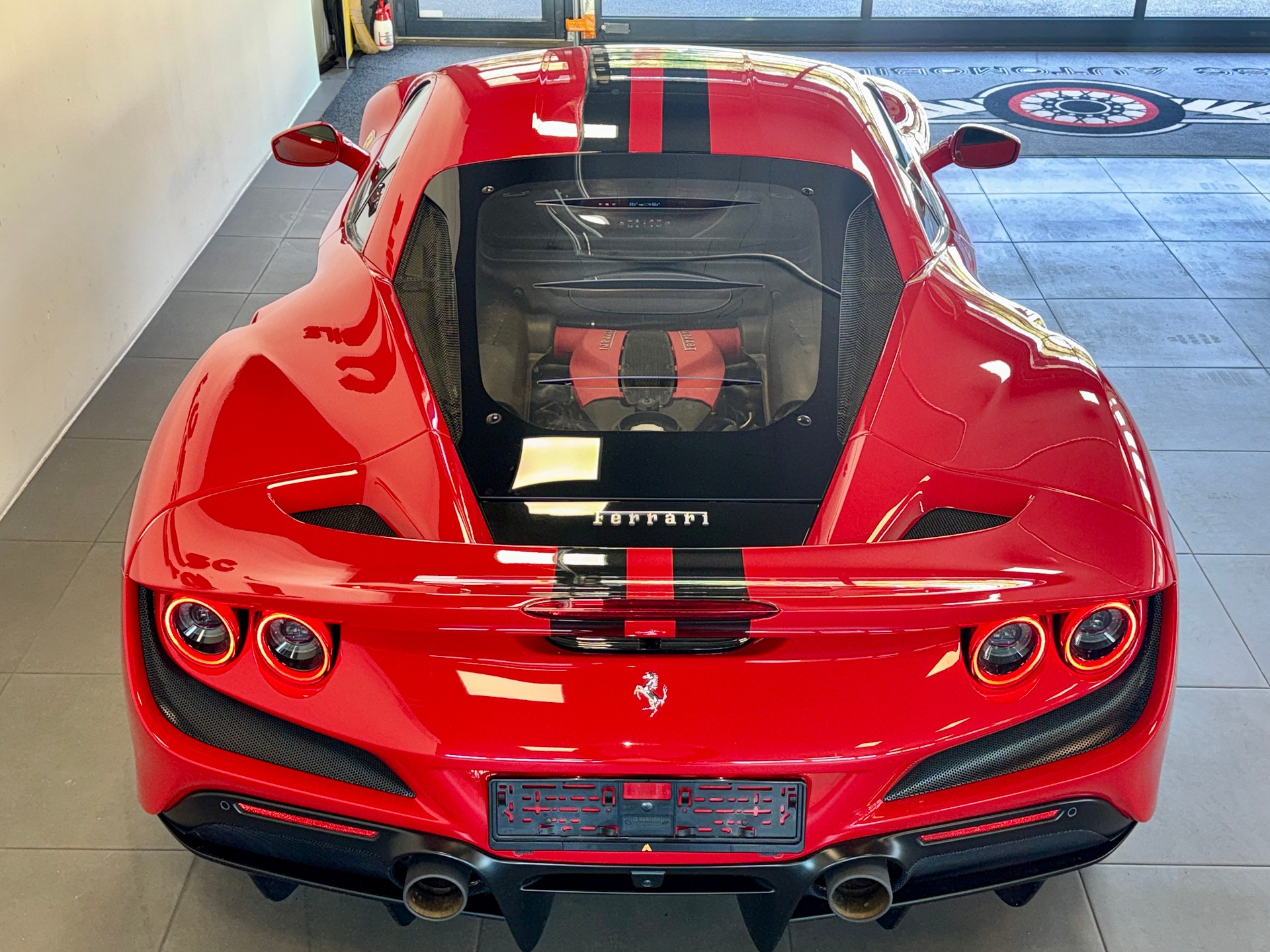 FERRARI F8 Tributo-image-5