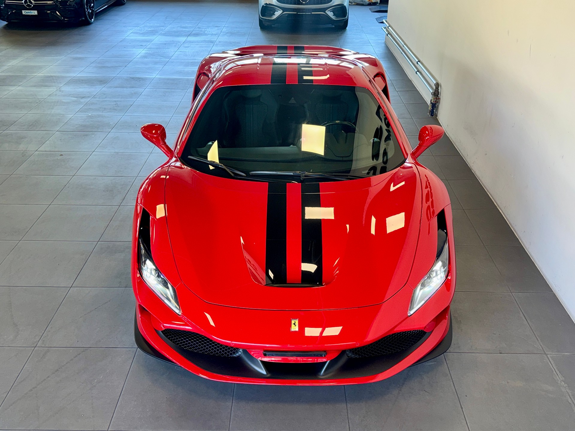 FERRARI F8 Tributo-showroom-element-1