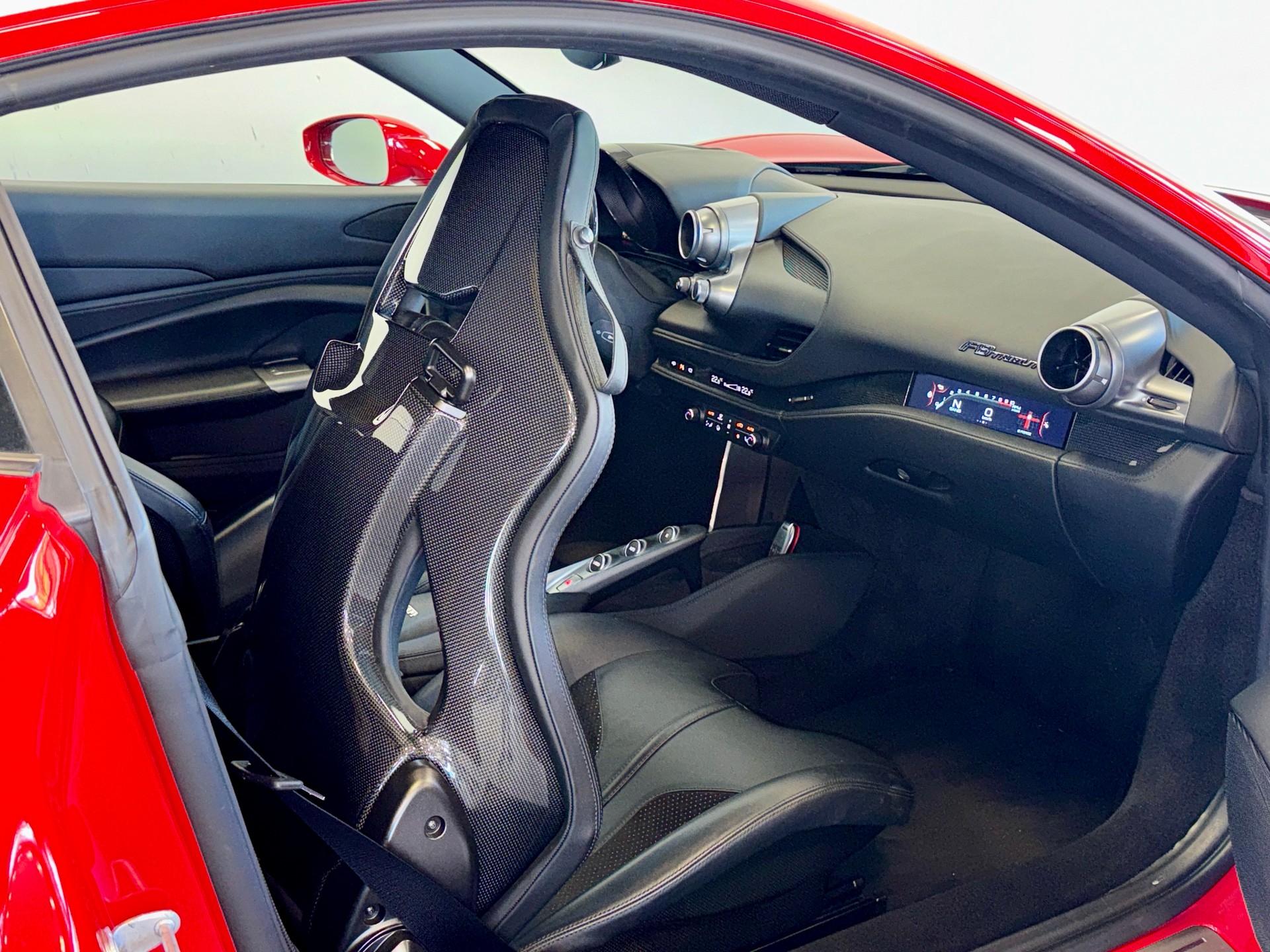 FERRARI F8 Tributo-image-14