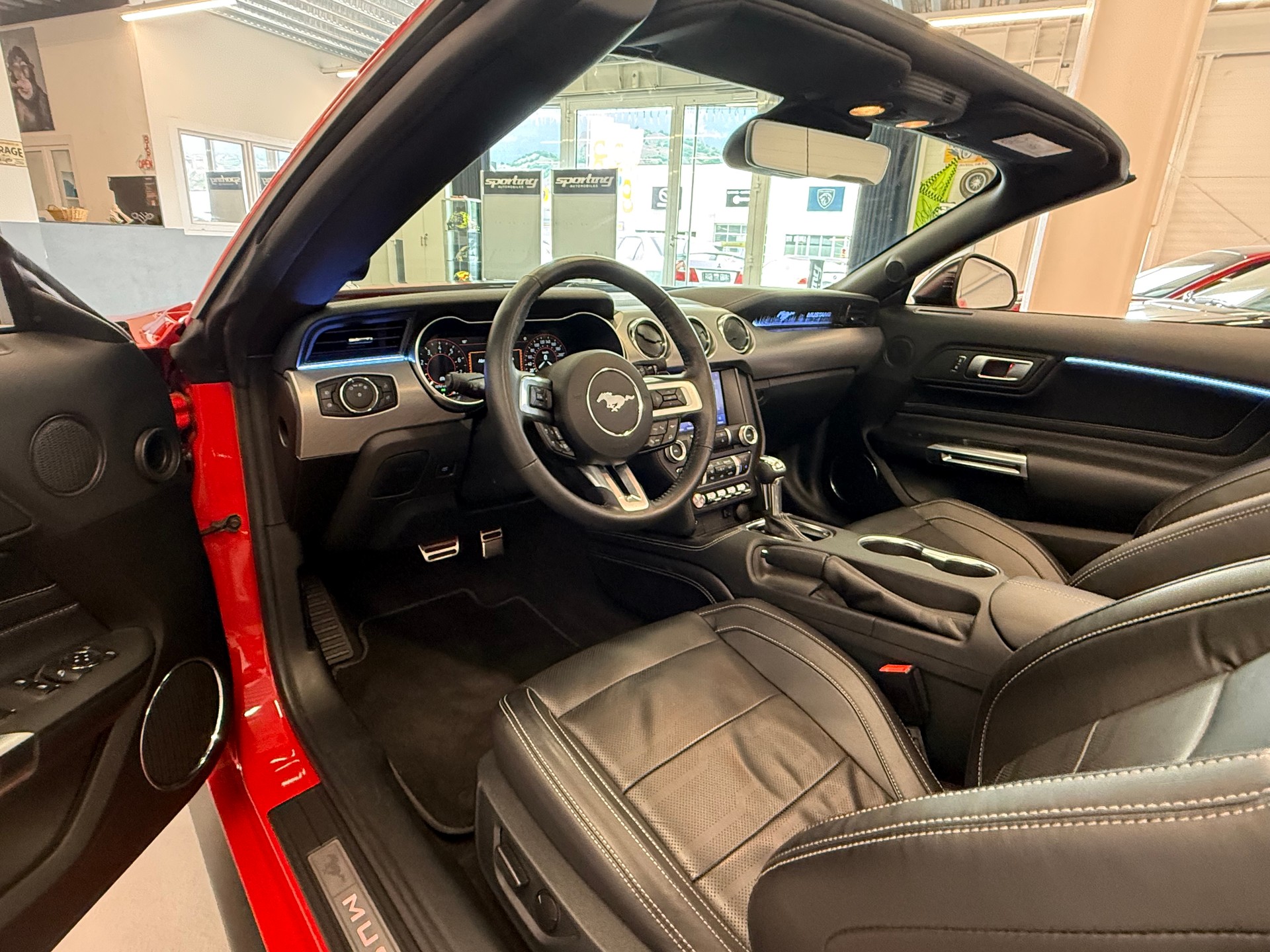 FORD Mustang Convertible 5.0 V8 GT Automat CH AUTO-image-9