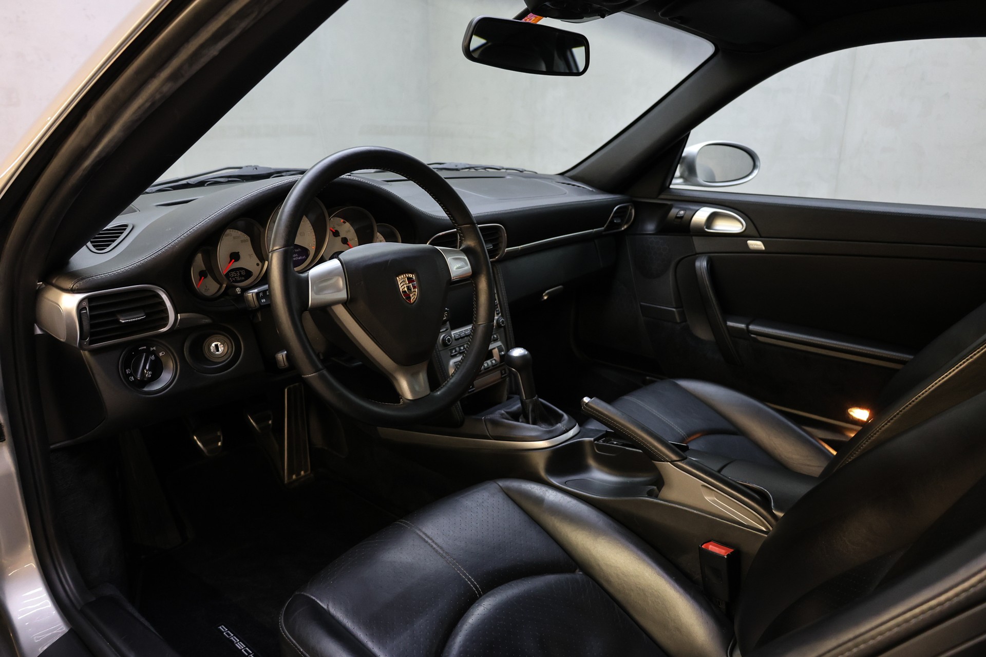 PORSCHE 911 Carrera 4S-image-20