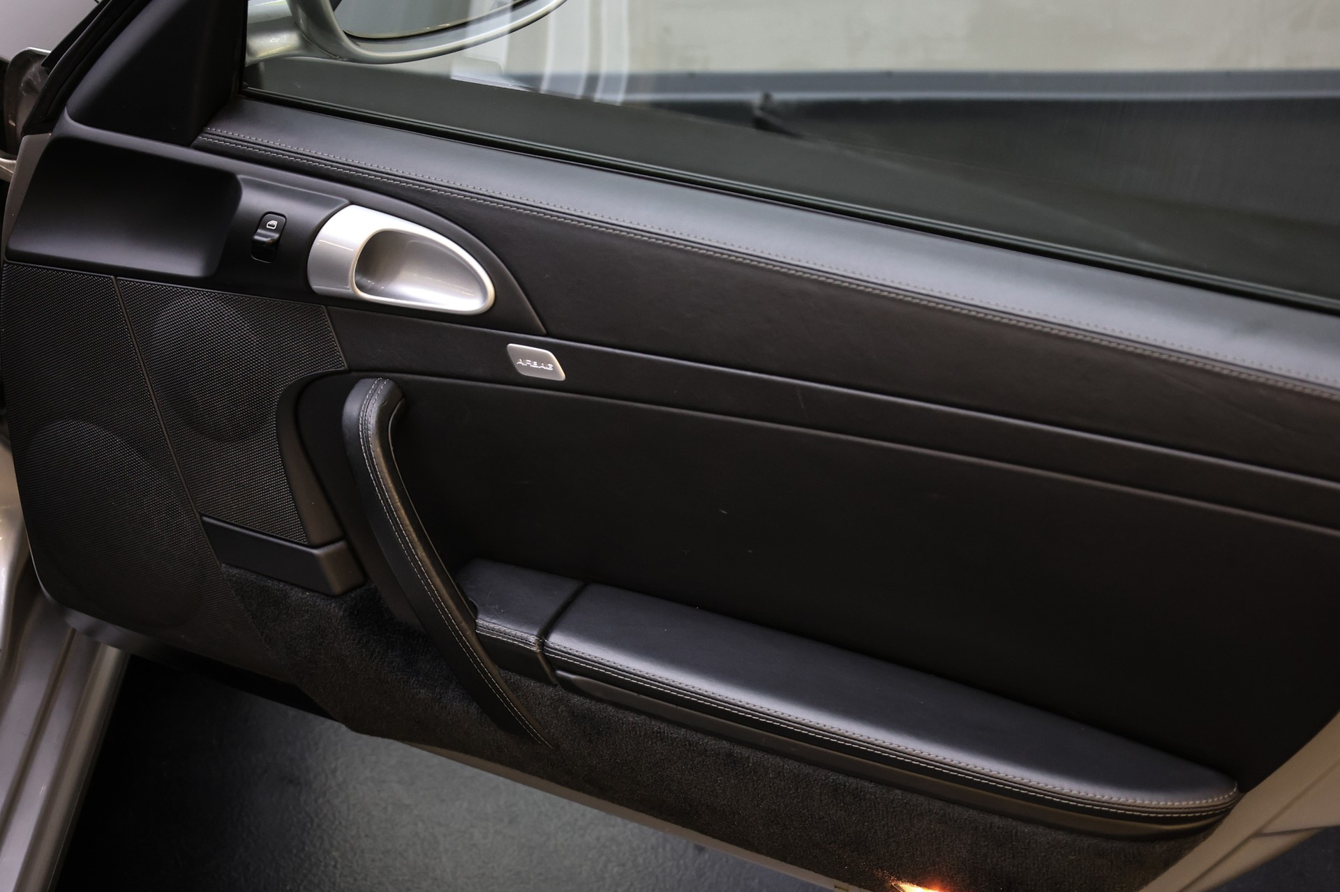 PORSCHE 911 Carrera 4S-image-30