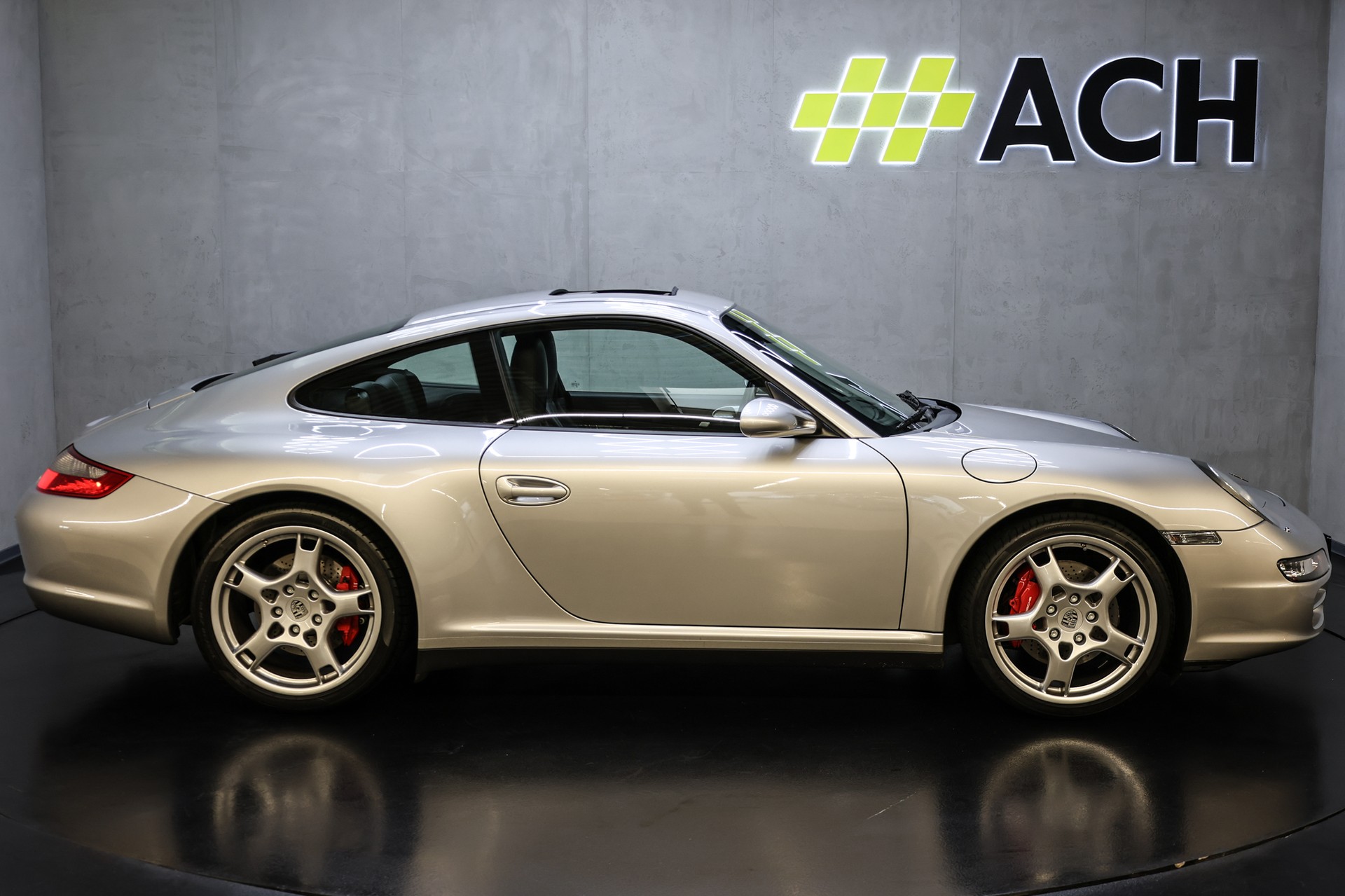 PORSCHE 911 Carrera 4S-image-13
