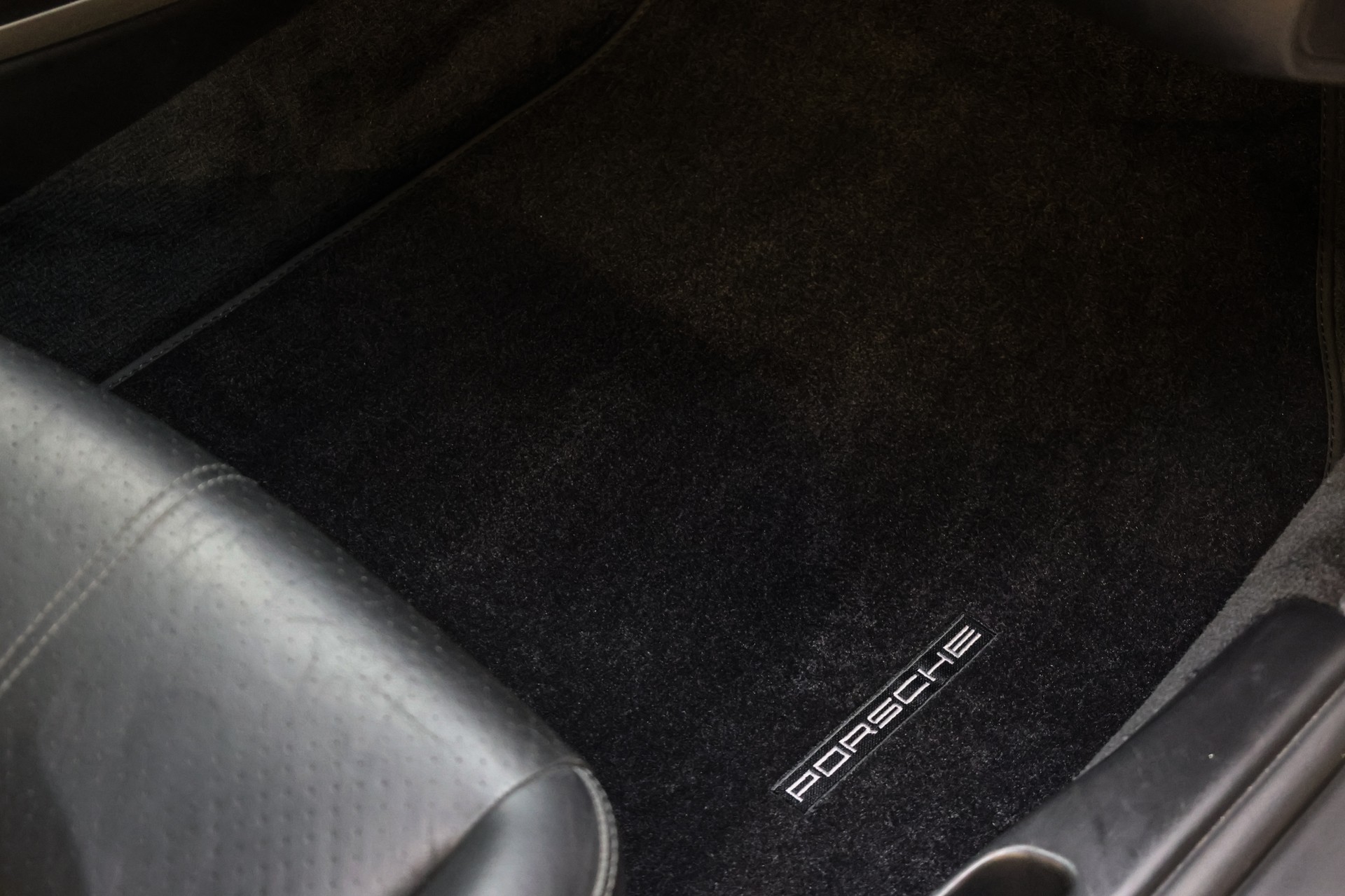 PORSCHE 911 Carrera 4S-image-29