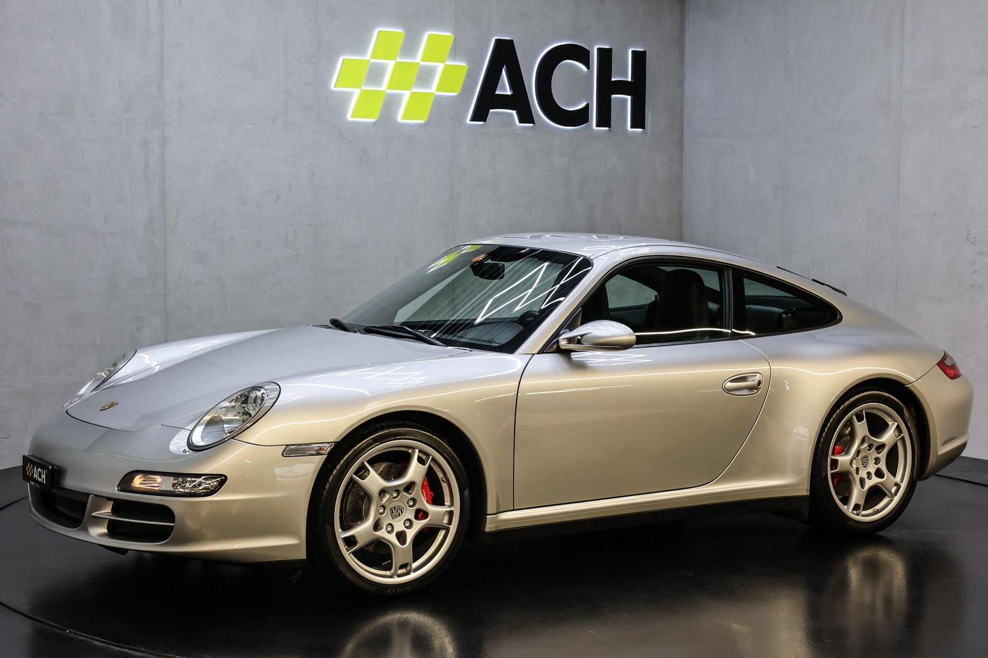PORSCHE 911 Carrera 4S-image-8