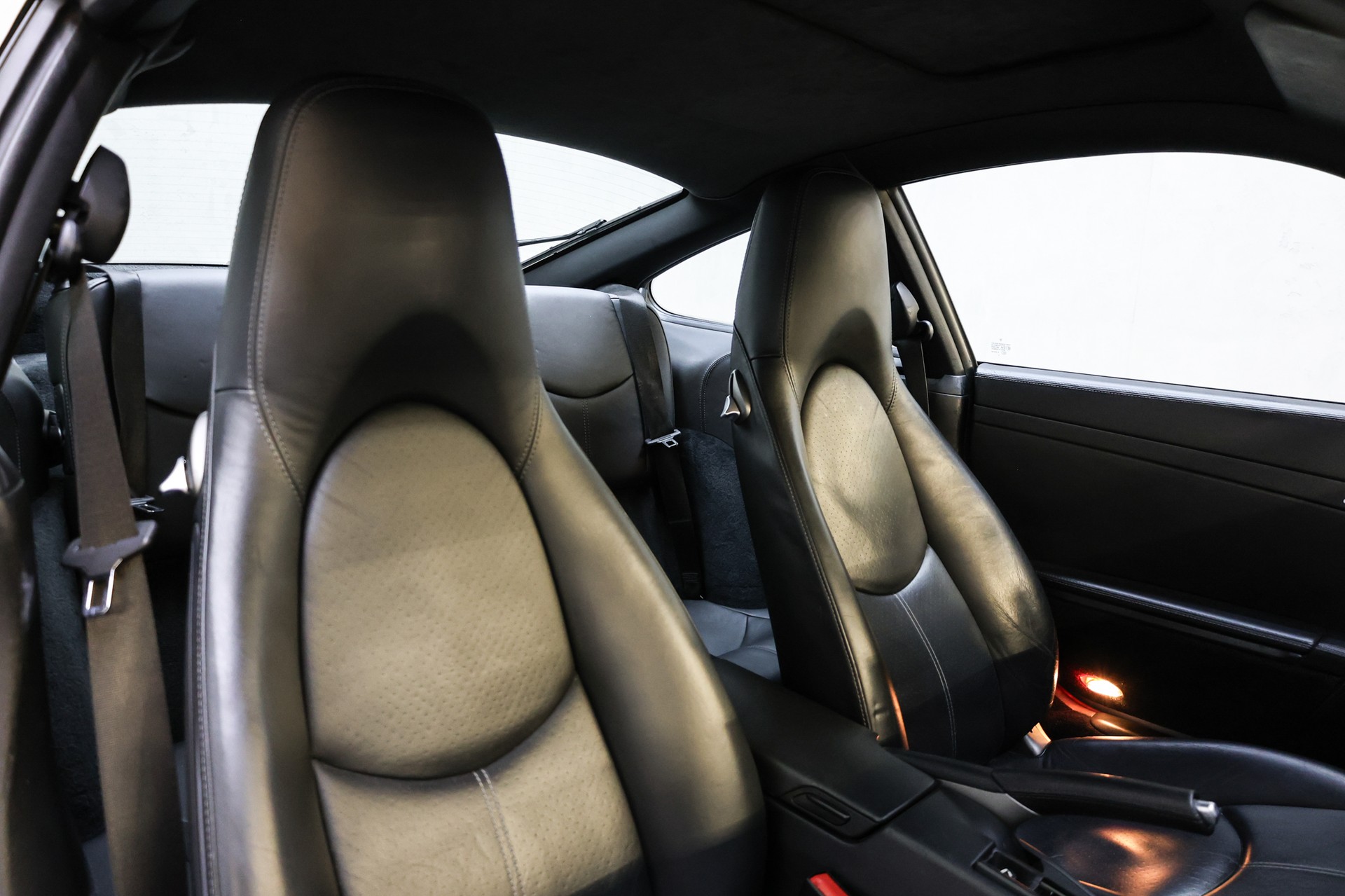 PORSCHE 911 Carrera 4S-image-25
