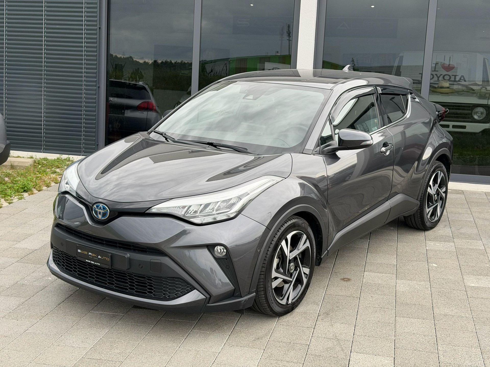 TOYOTA C-HR 1.8 VVTi HSD Trend