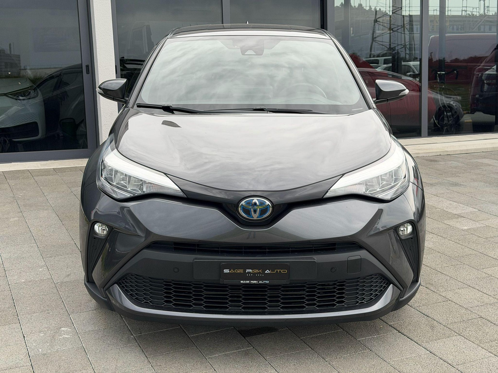 TOYOTA C-HR 1.8 VVTi HSD Trend-showroom-element-2