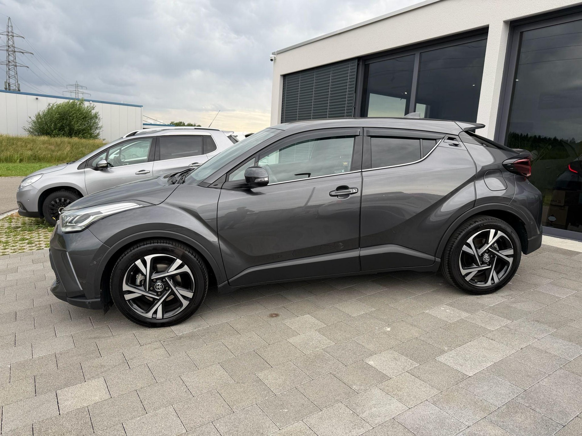TOYOTA C-HR 1.8 VVTi HSD Trend-image-23