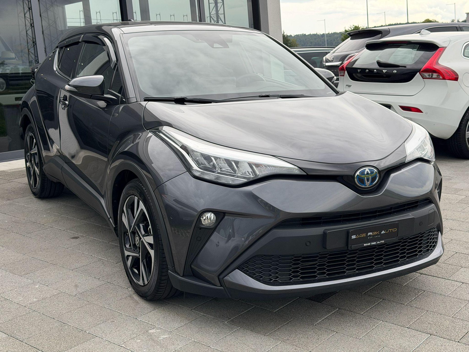 TOYOTA C-HR 1.8 VVTi HSD Trend-showroom-element-1