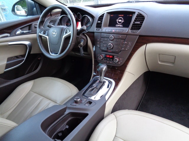 OPEL Insignia Sports Tourer 2.0 CDTI Edition Automatic-image-9