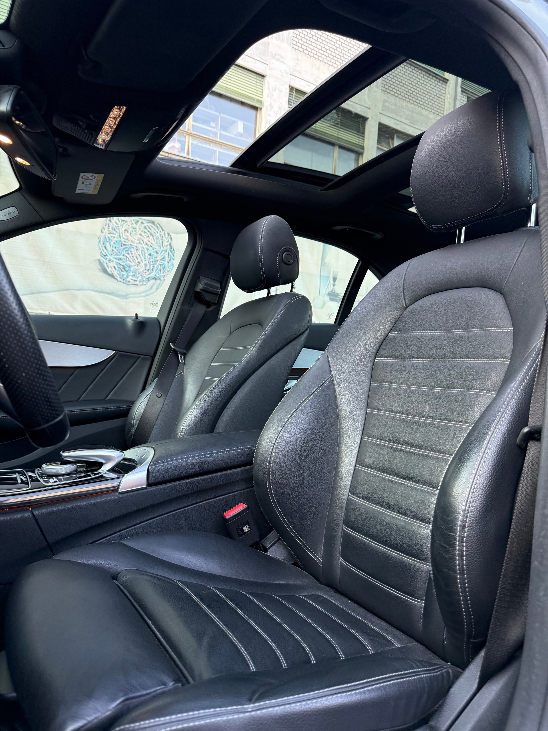 MERCEDES-BENZ C 200 AMG Line 4Matic 7G-Tronic-image-12