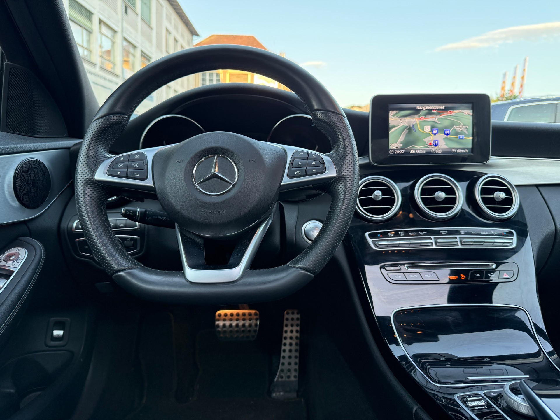 MERCEDES-BENZ C 200 AMG Line 4Matic 7G-Tronic-image-14