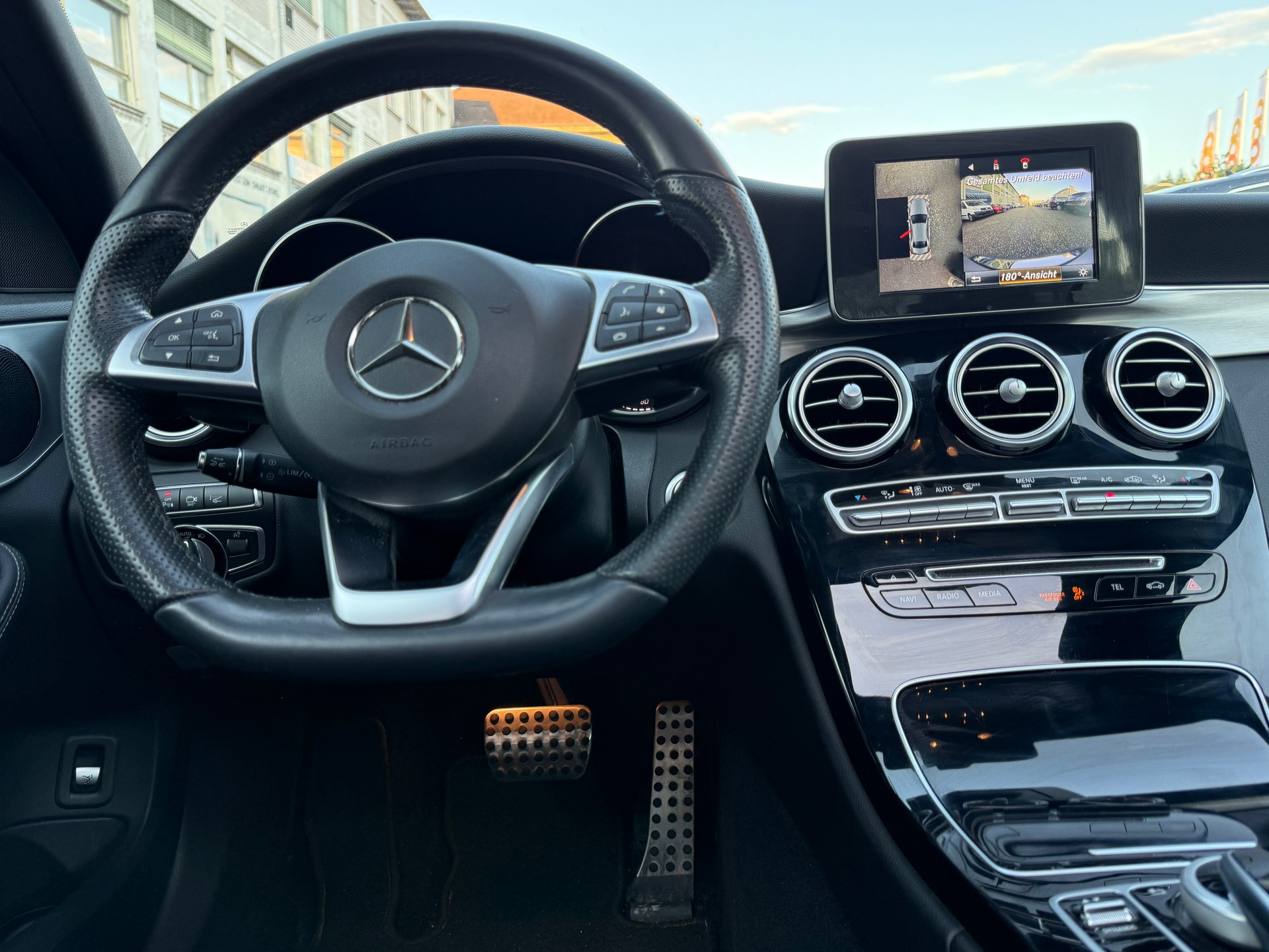 MERCEDES-BENZ C 200 AMG Line 4Matic 7G-Tronic-image-13