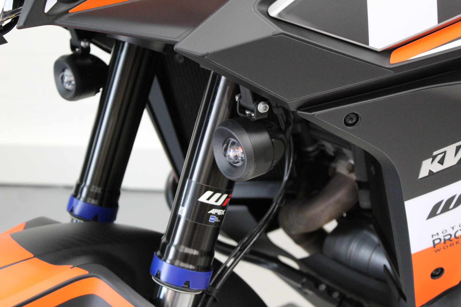 KTM 1290 Super Adventure S-image-7