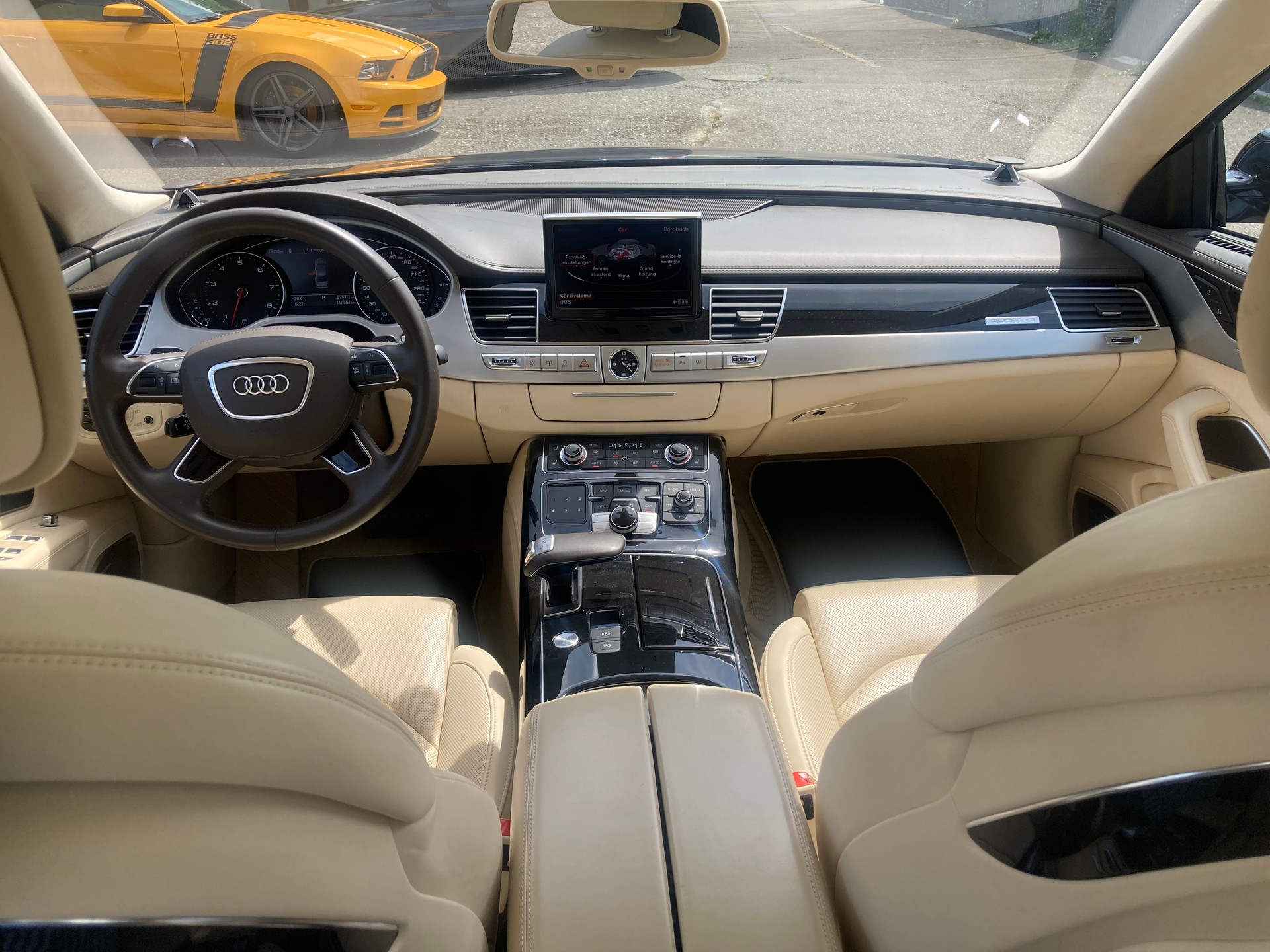 AUDI A8 L 6.3 FSI W12 quattro tiptronic-image-9