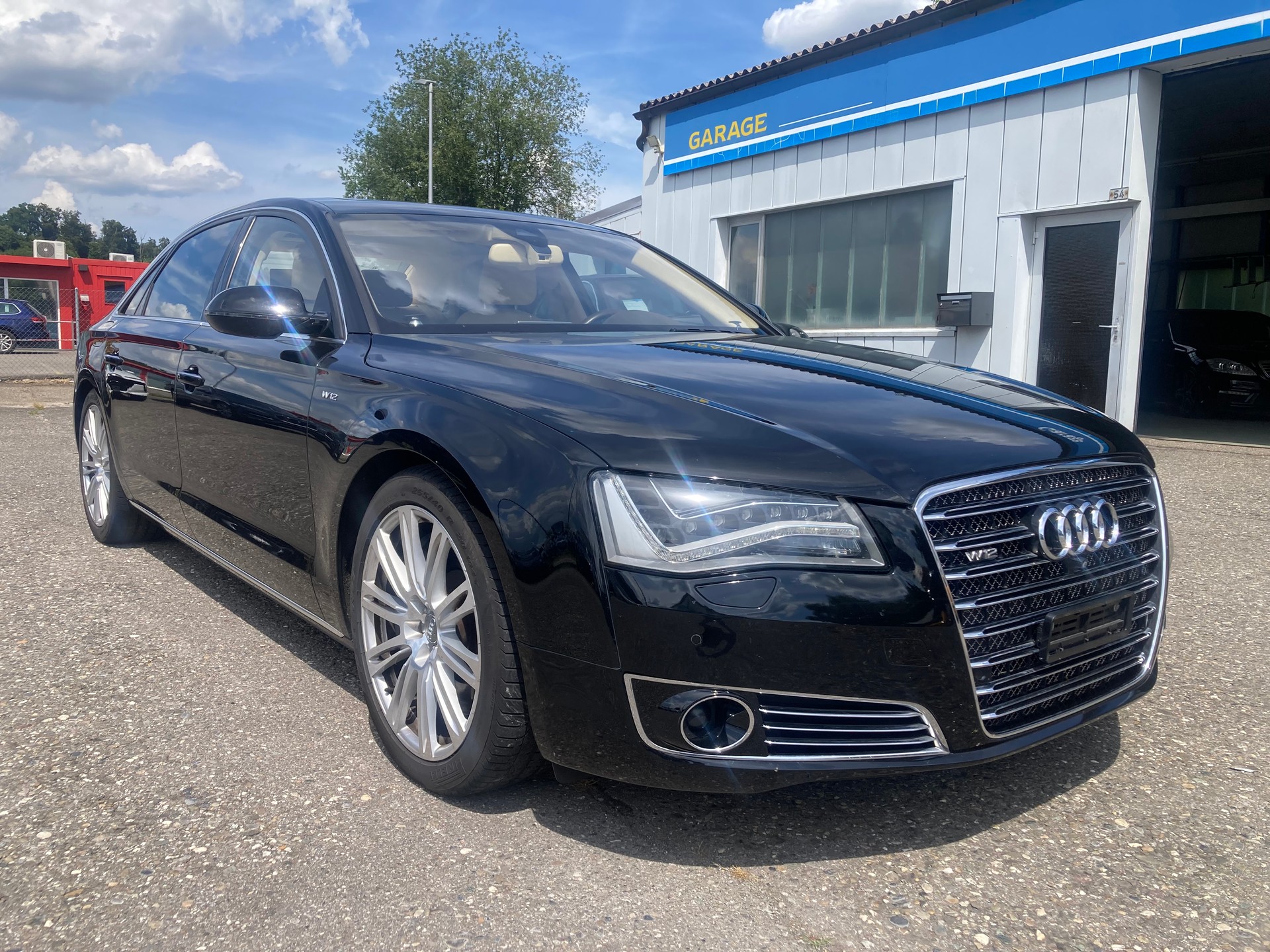 AUDI A8 L 6.3 FSI W12 quattro tiptronic-showroom-element-2