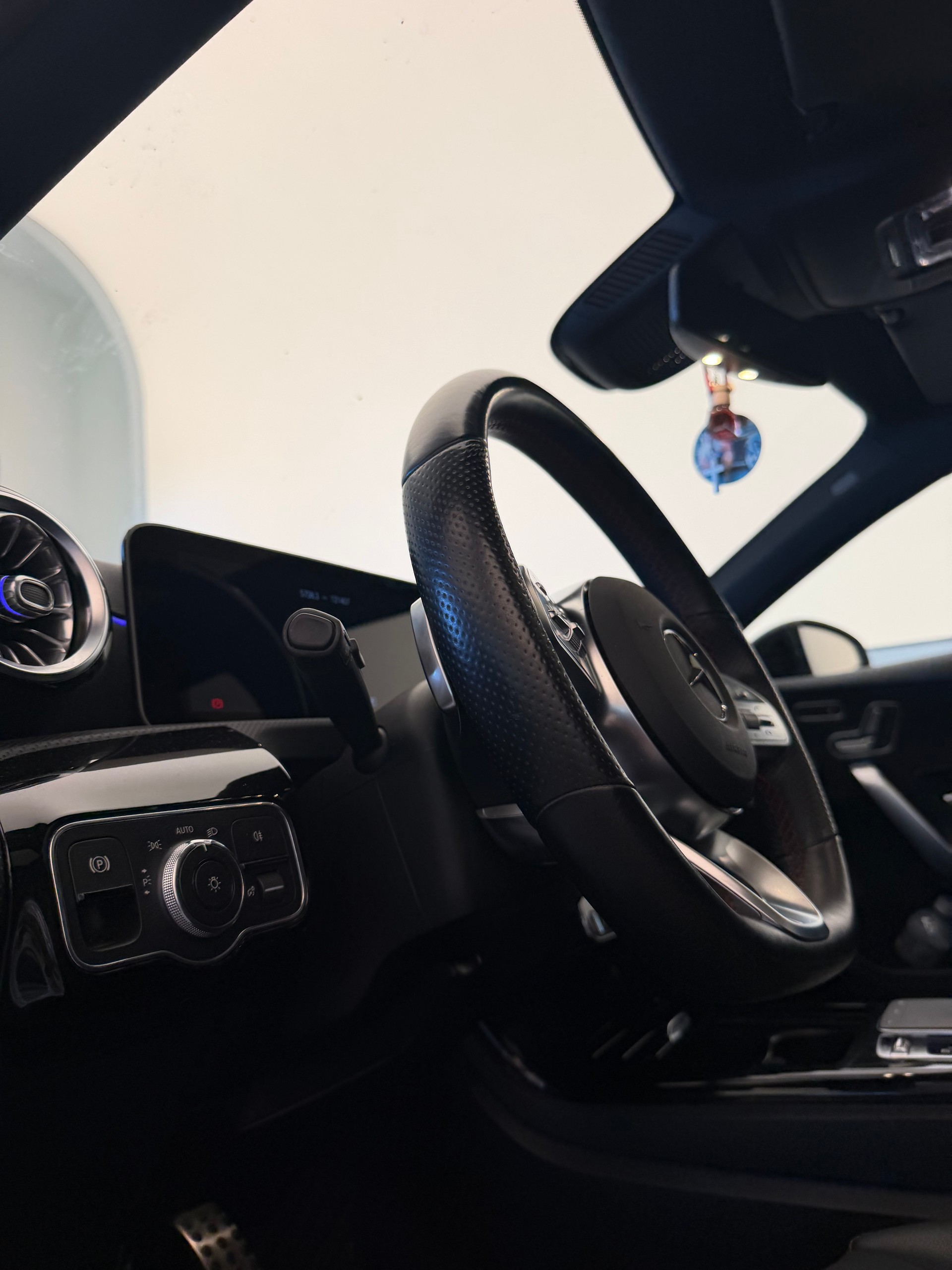 MERCEDES-BENZ A 220 Style 7G-DCT 4Matic-image-5