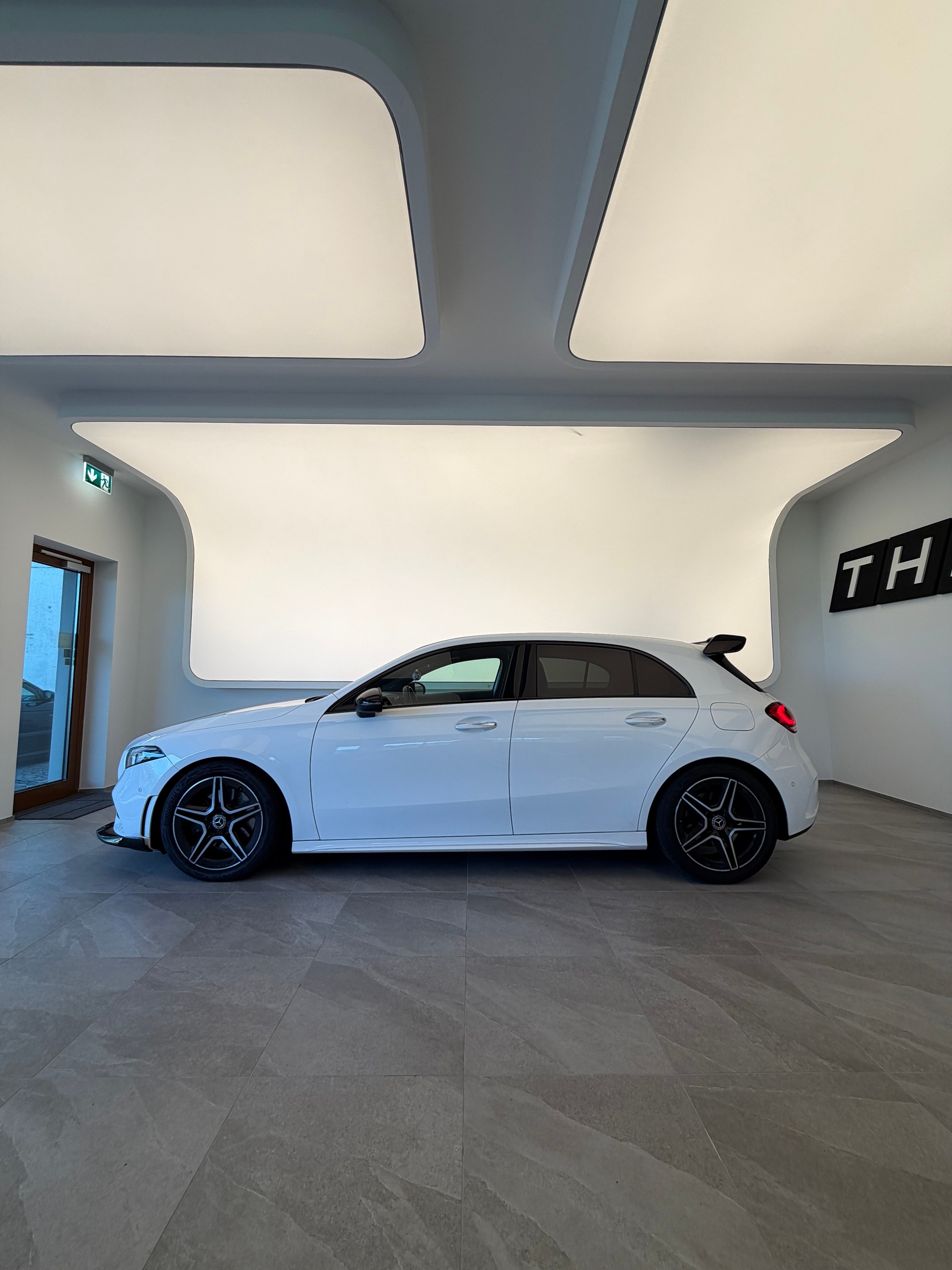 MERCEDES-BENZ A 220 Style 7G-DCT 4Matic-showroom-element-1