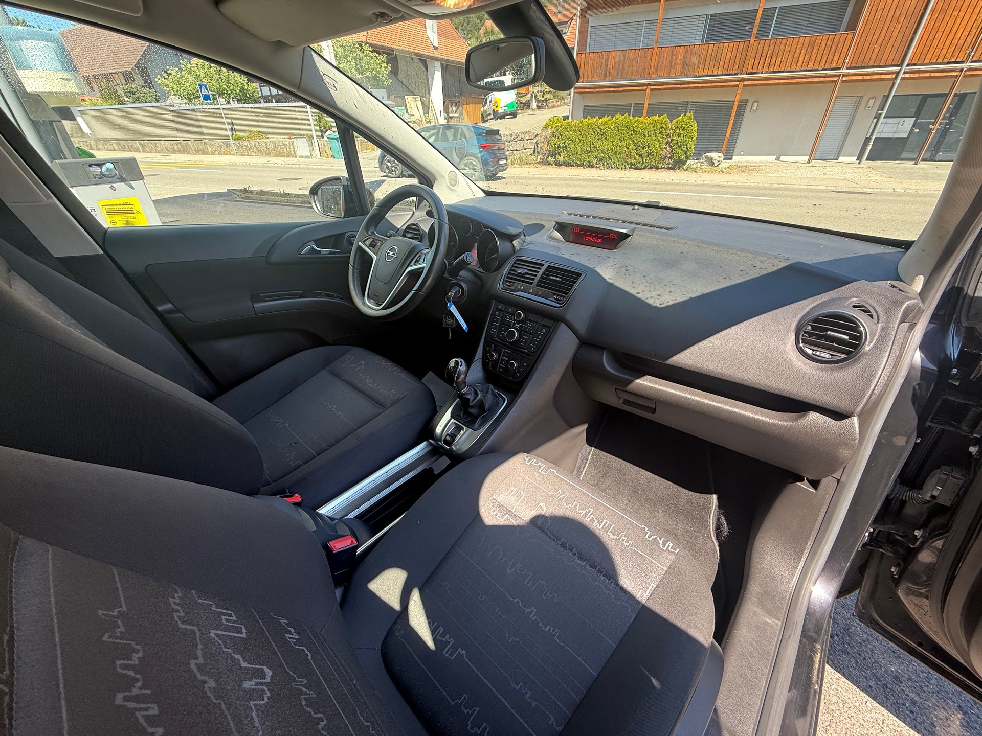 OPEL Meriva 1.4 Turbo Cosmo-image-11