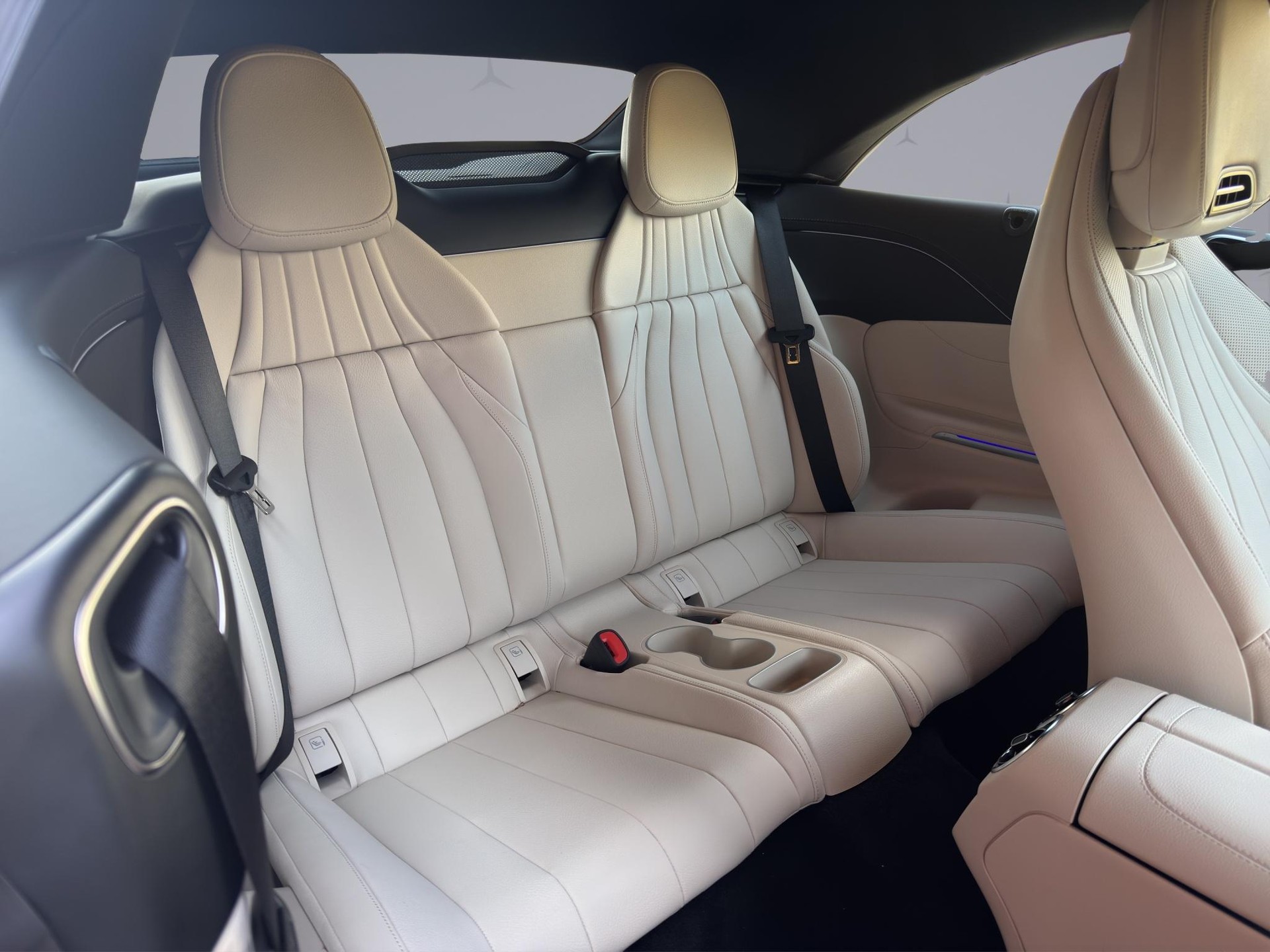 MERCEDES-BENZ CLE 53 AMG 4matic+ Cabriolet-image-17