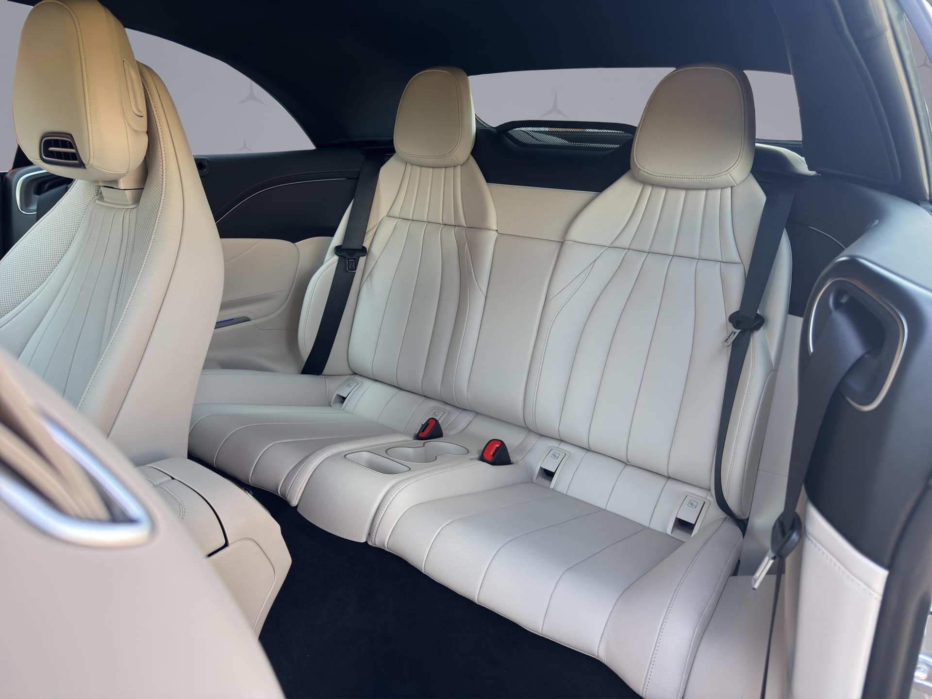 MERCEDES-BENZ CLE 53 AMG 4matic+ Cabriolet-image-12