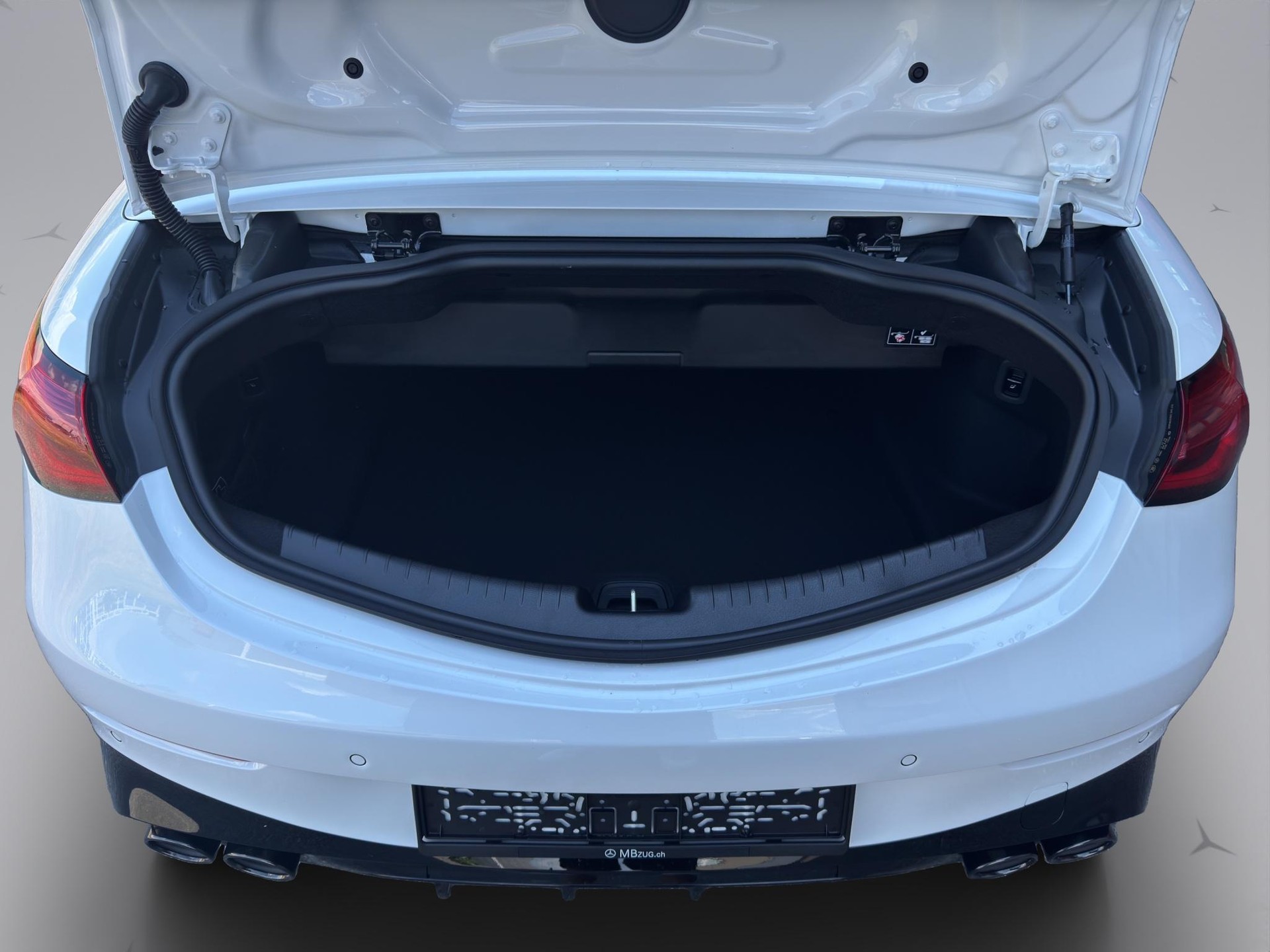 MERCEDES-BENZ CLE 53 AMG 4matic+ Cabriolet-image-18