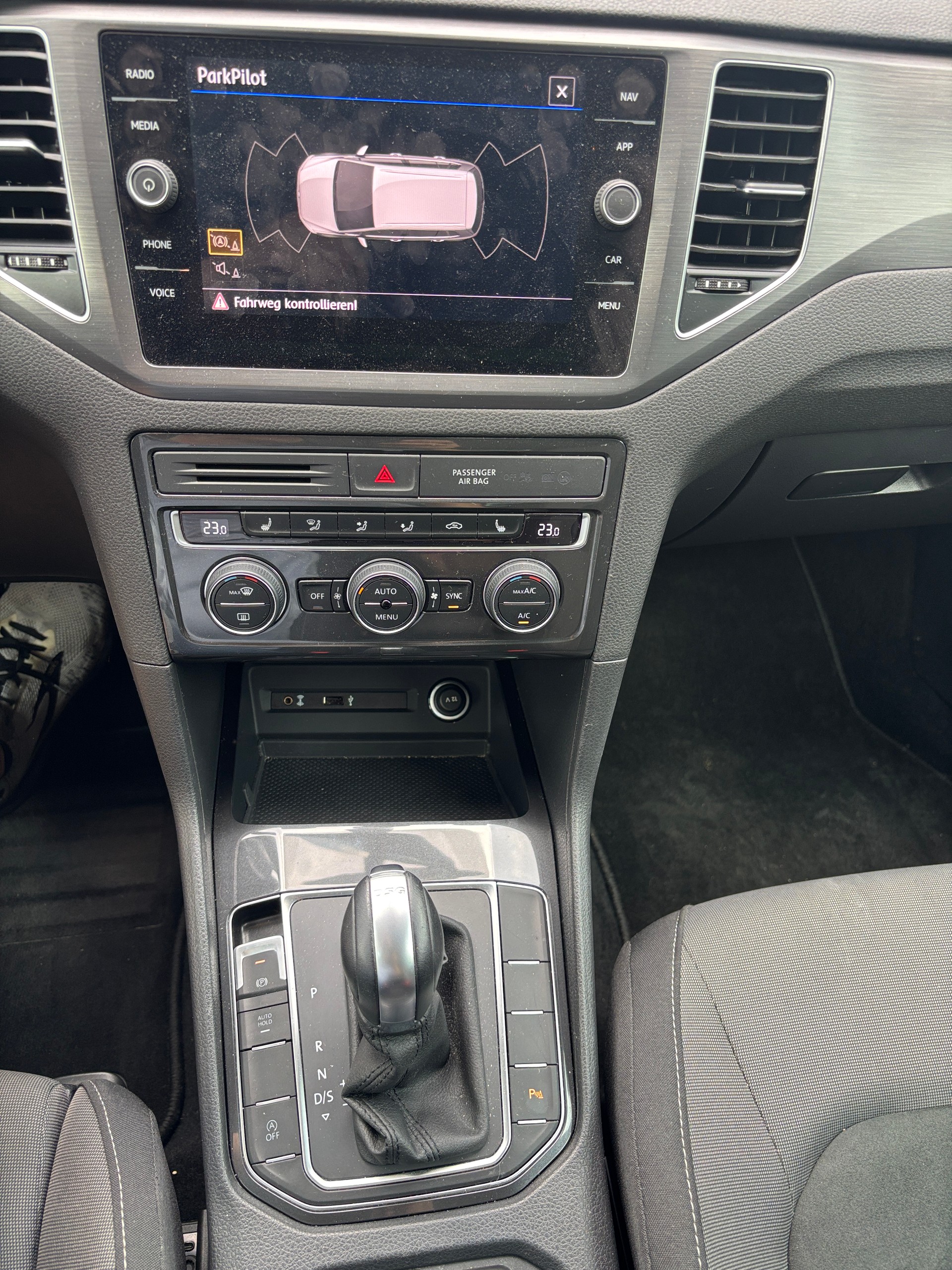 VW Golf Sportsvan 1.5 TSI EVO Comfortline DSG-image-10