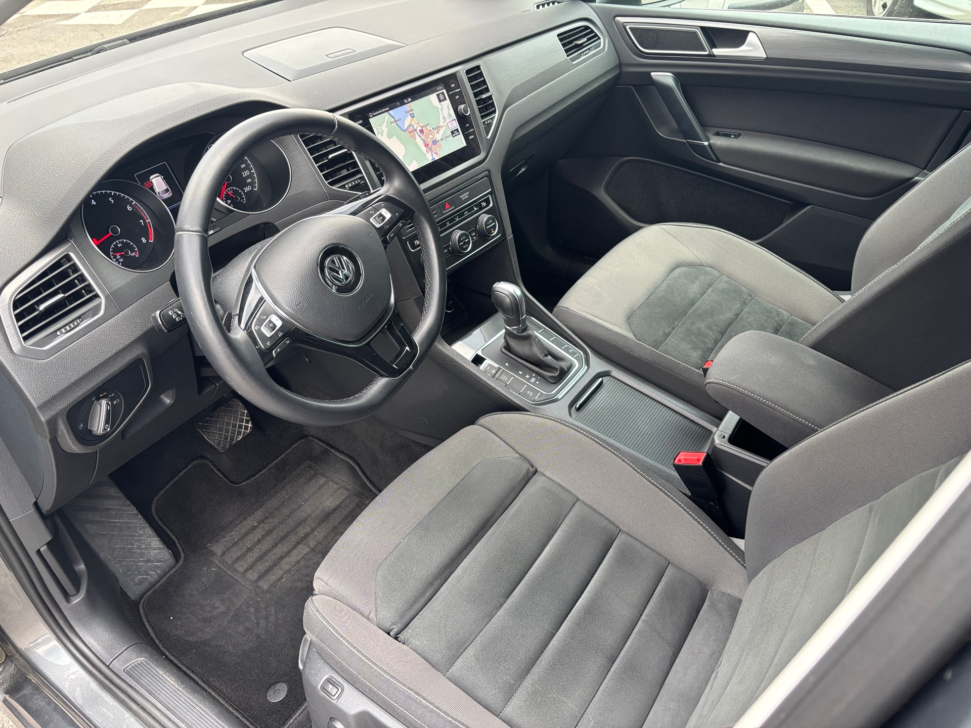 VW Golf Sportsvan 1.5 TSI EVO Comfortline DSG-image-4