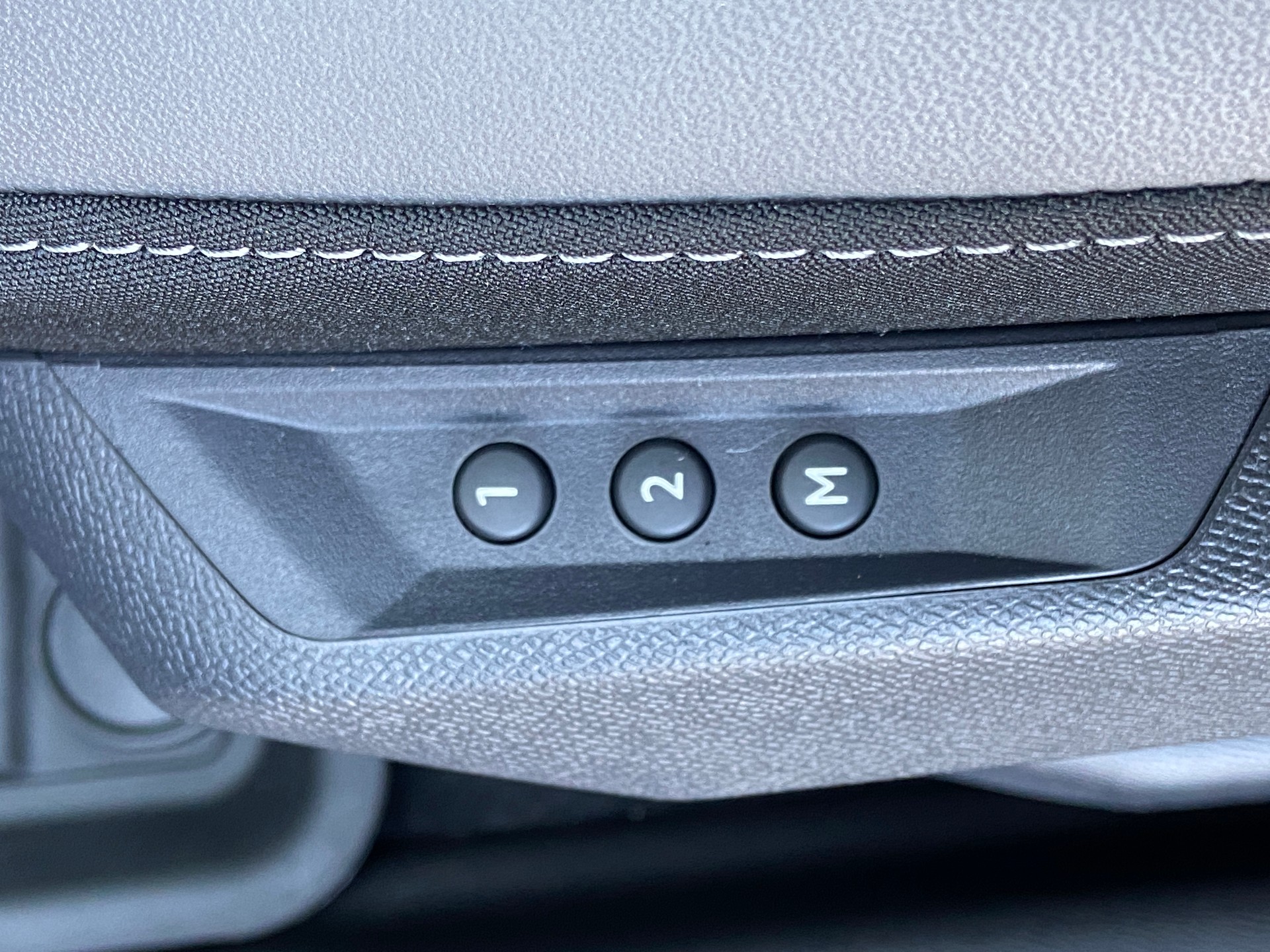 JEEP Compass 1.2 T e-Hybrid Summit Premium Sky-image-8