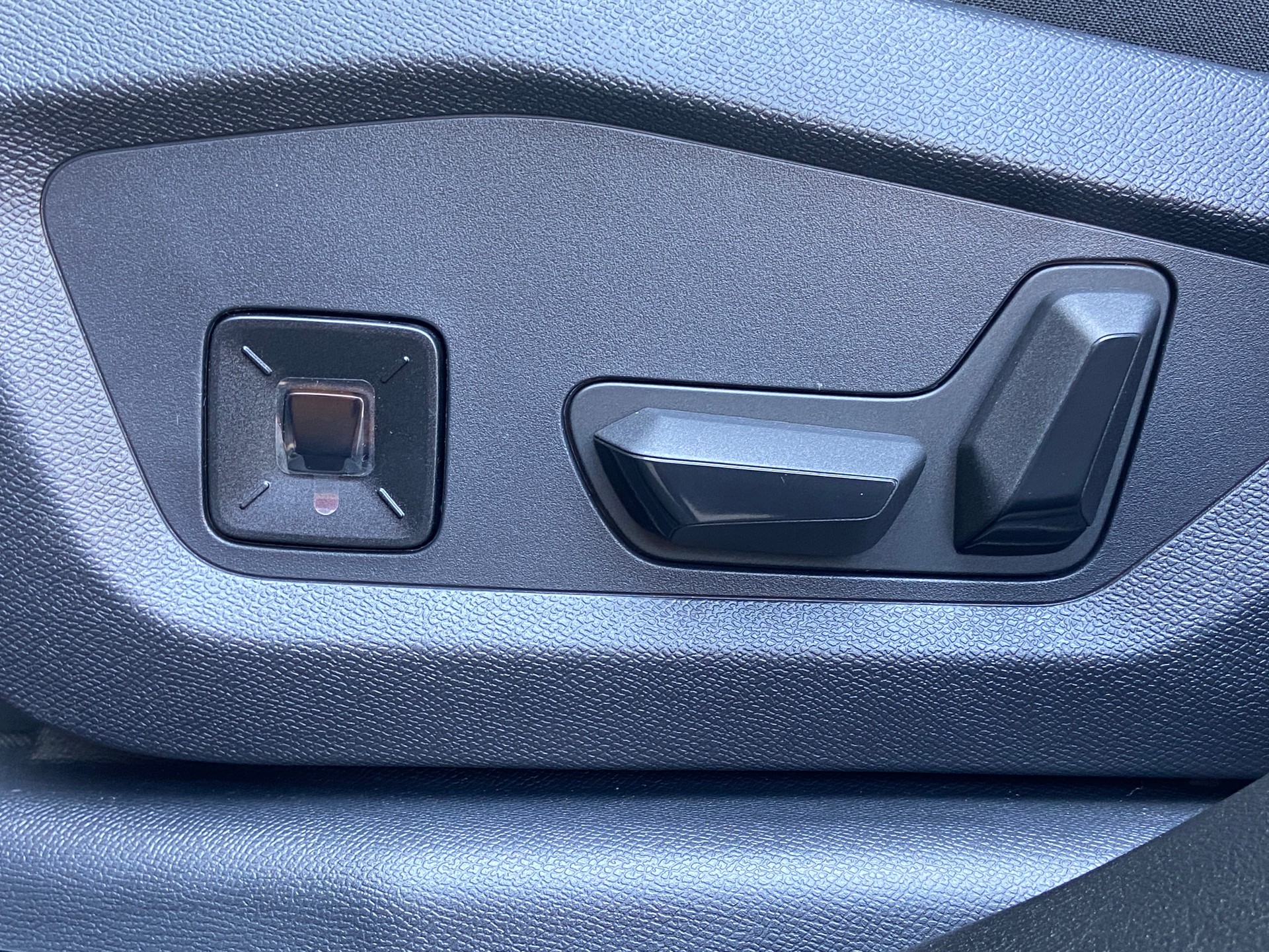 JEEP Compass 1.2 T e-Hybrid Summit Premium Sky-image-9